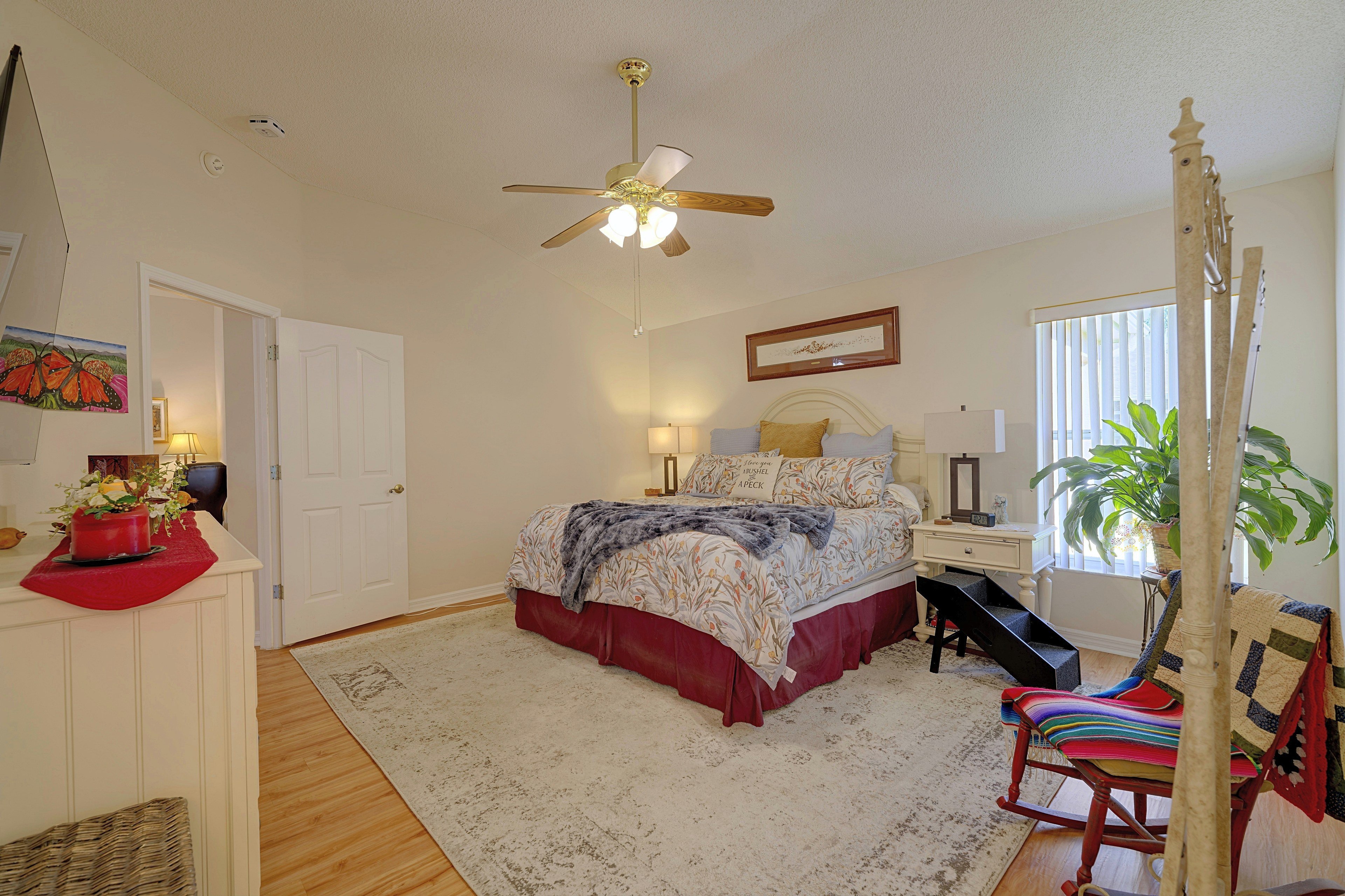 Bedroom | King Bed