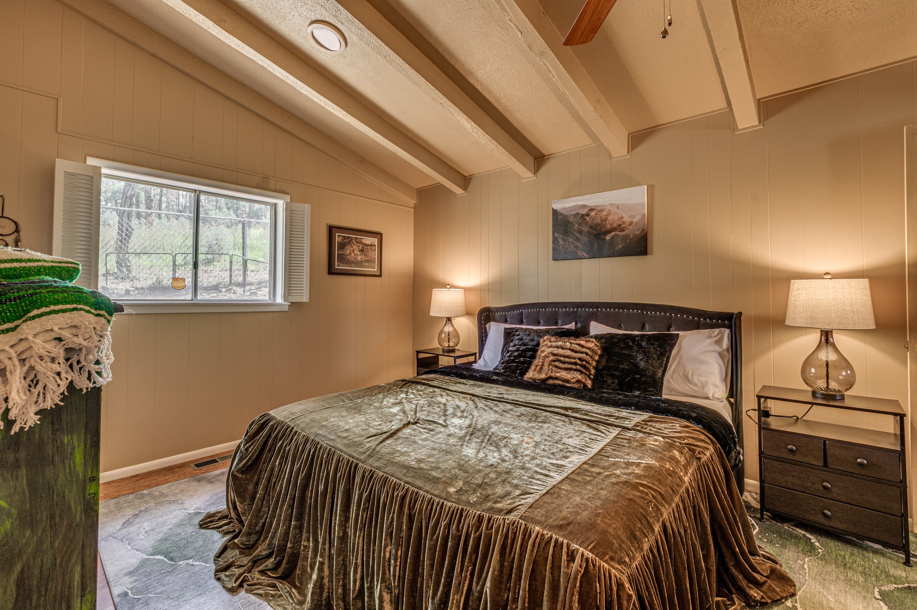 Bedroom | King Bed | Main Floor | En-Suite Bathroom
