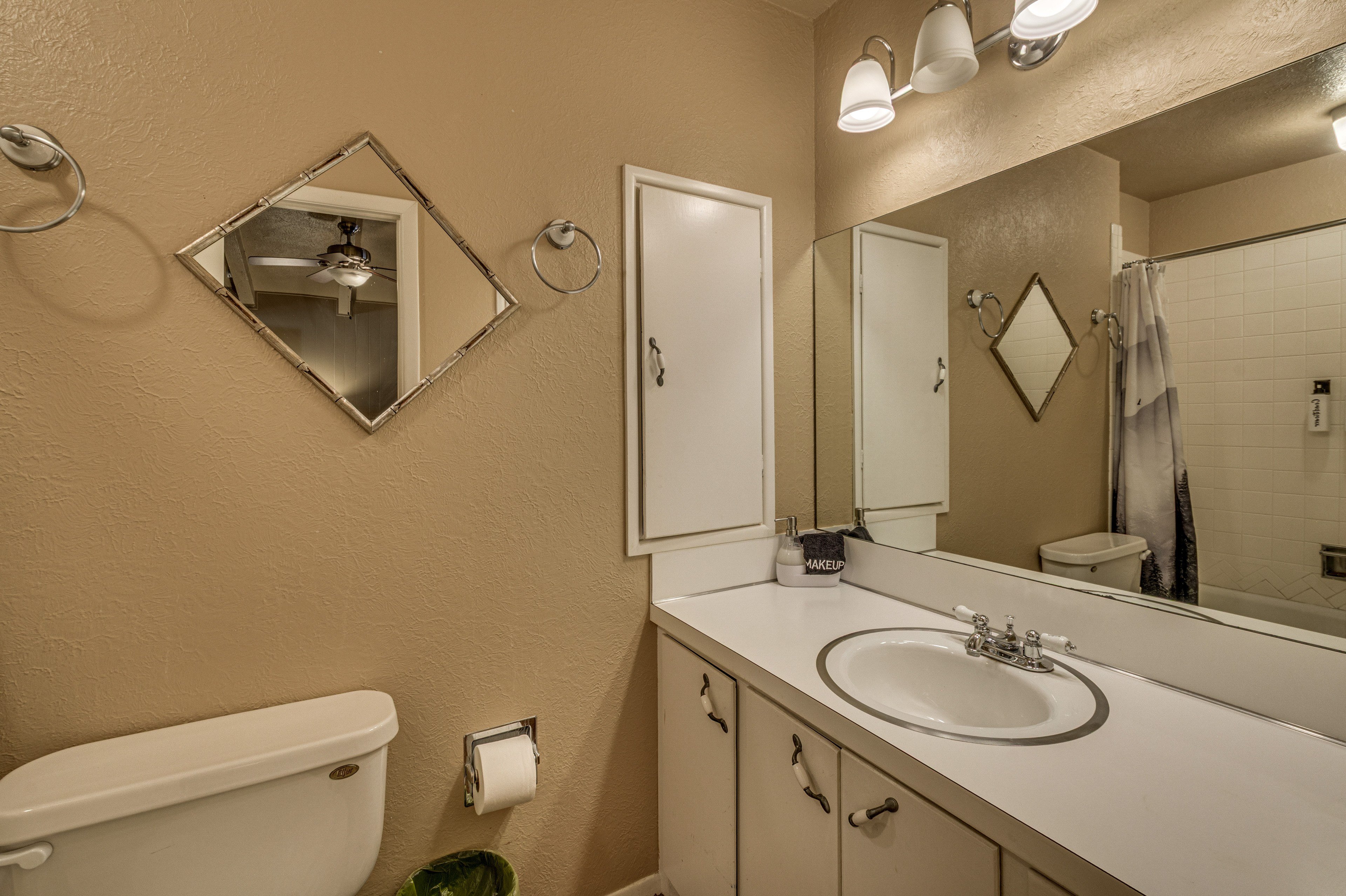 En-Suite Bathroom | Main Floor