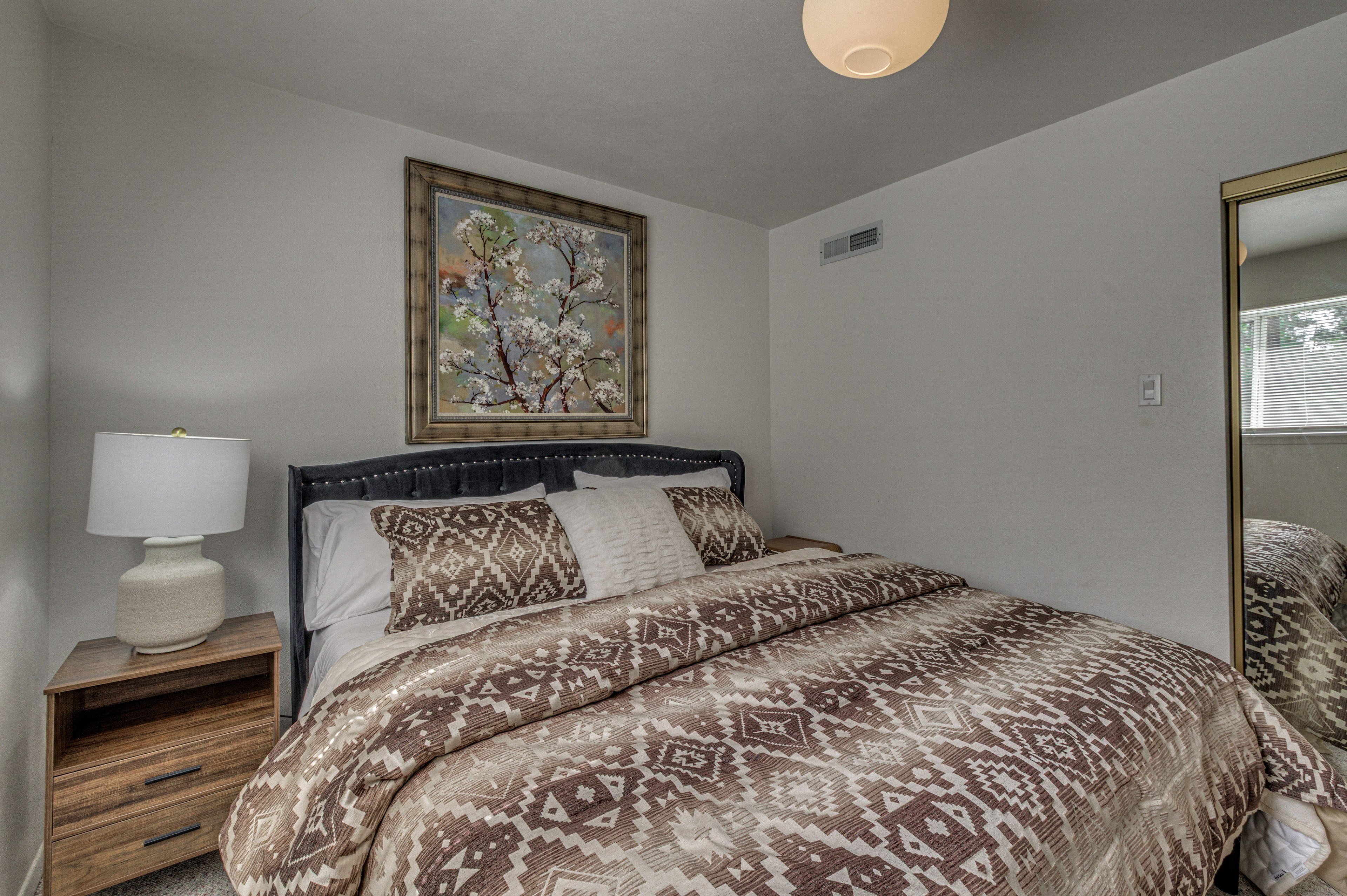 Bedroom | King Bed | Lower Level