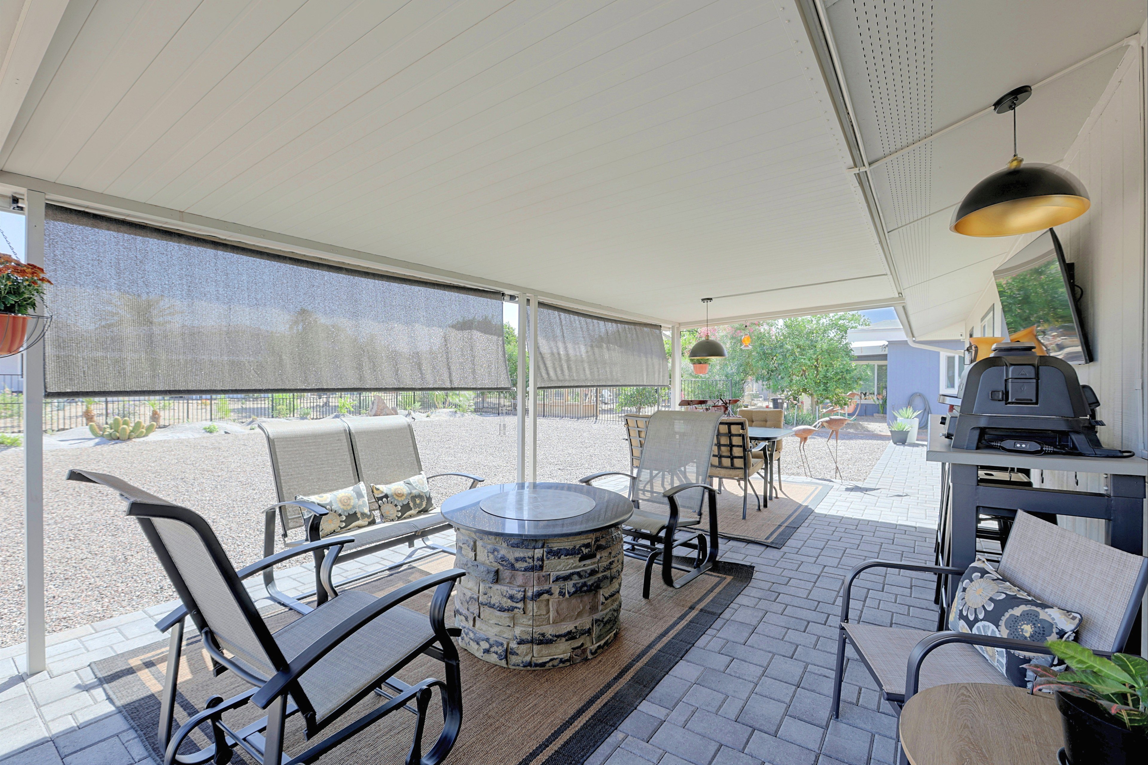 Sun City Vacation Rental | 3BR | 2BA | 1,700 Sq Ft | Threshold Step to Enter