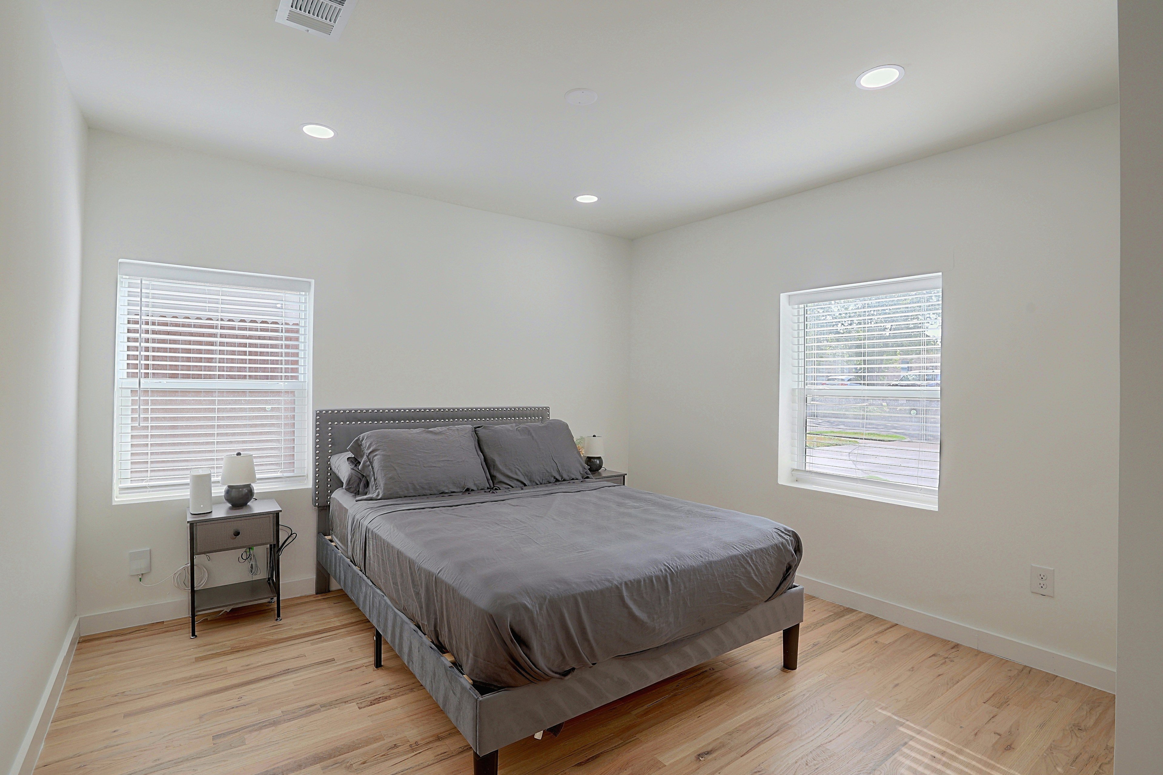 Bedroom 4 | Queen Bed