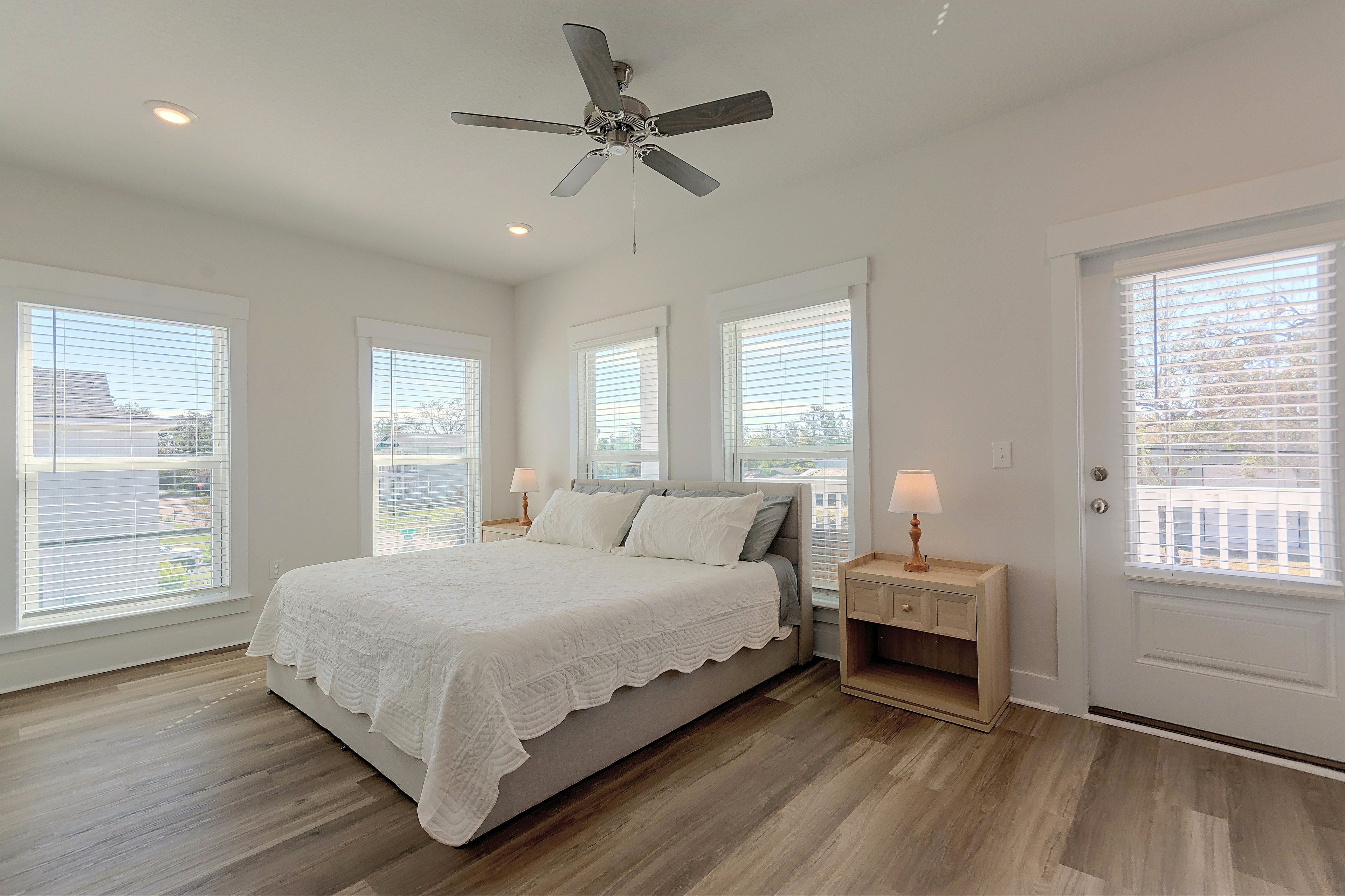 Bedroom 1 | King Bed