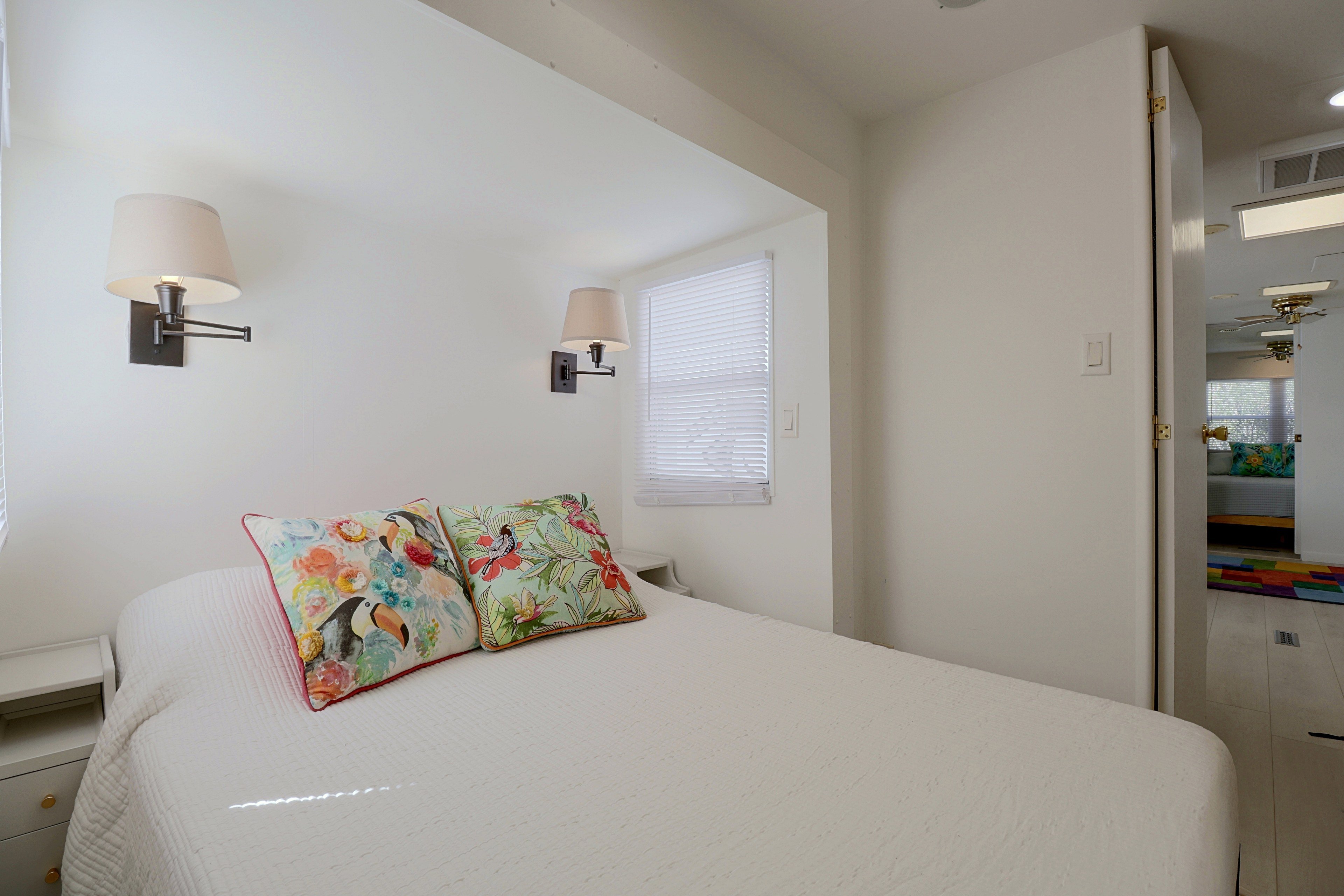 Bedroom | Queen Bed