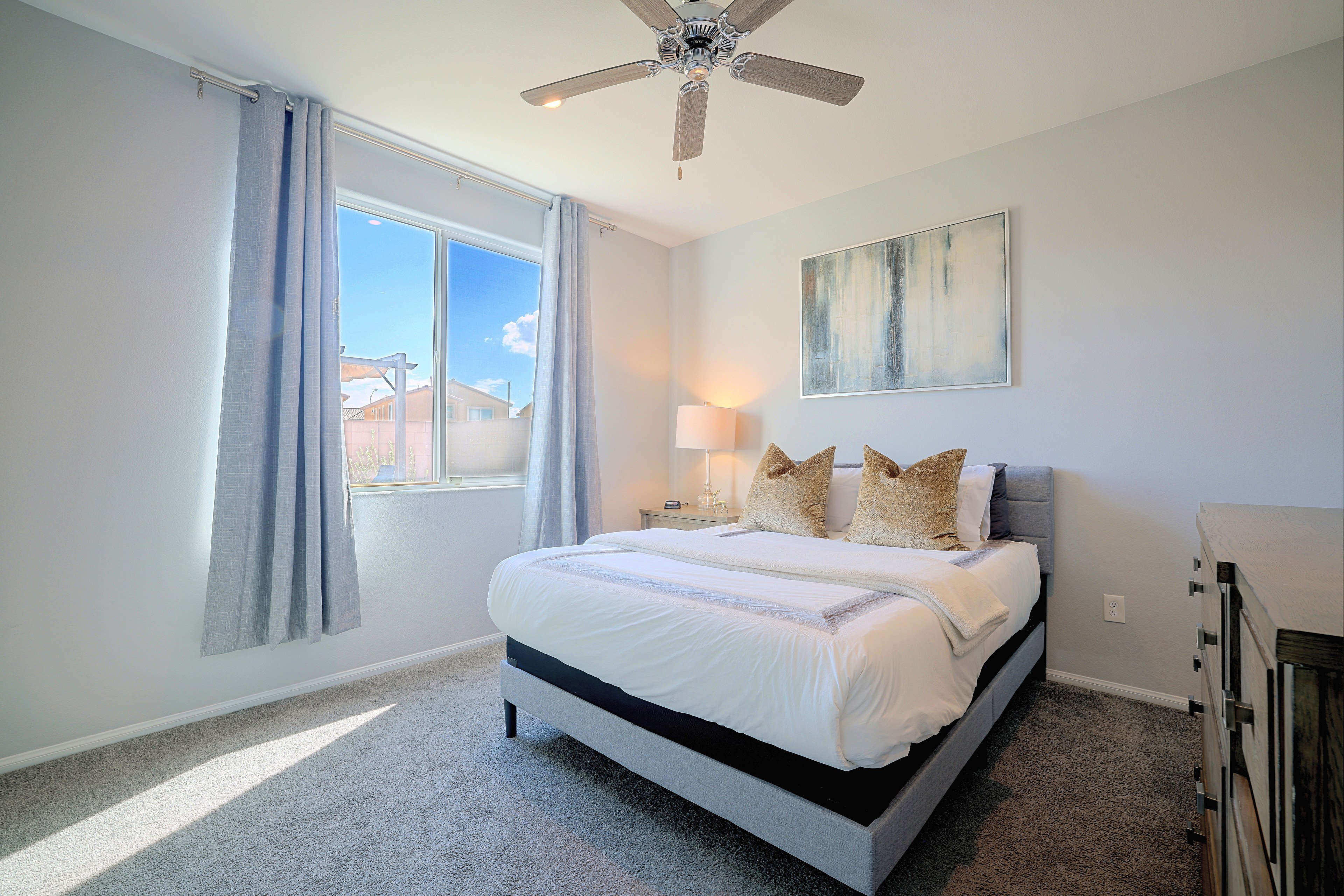 Bedroom 3 | Queen Bed