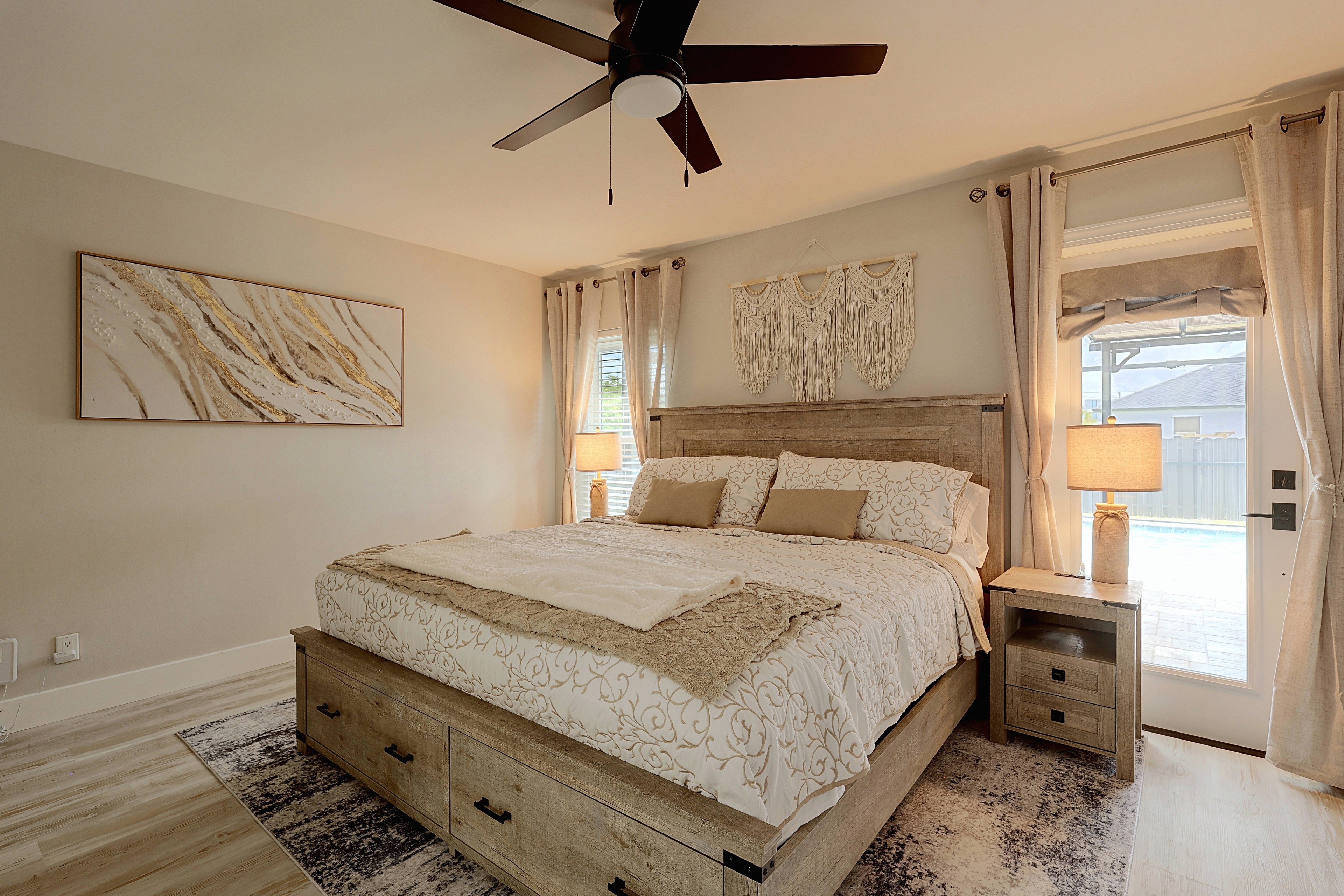 Bedroom | King Bed