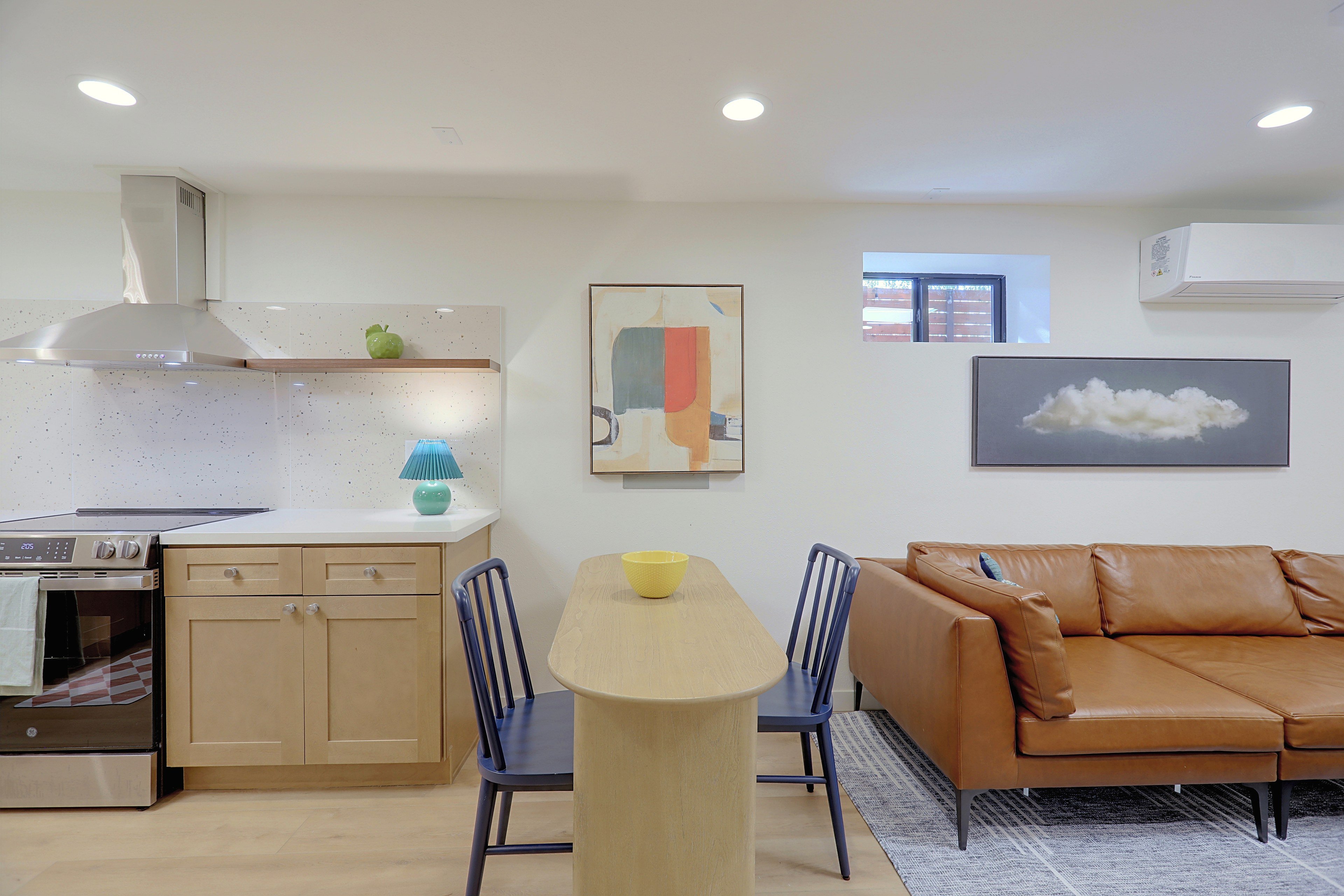 Dining Area | Dishes & Flatware Provided