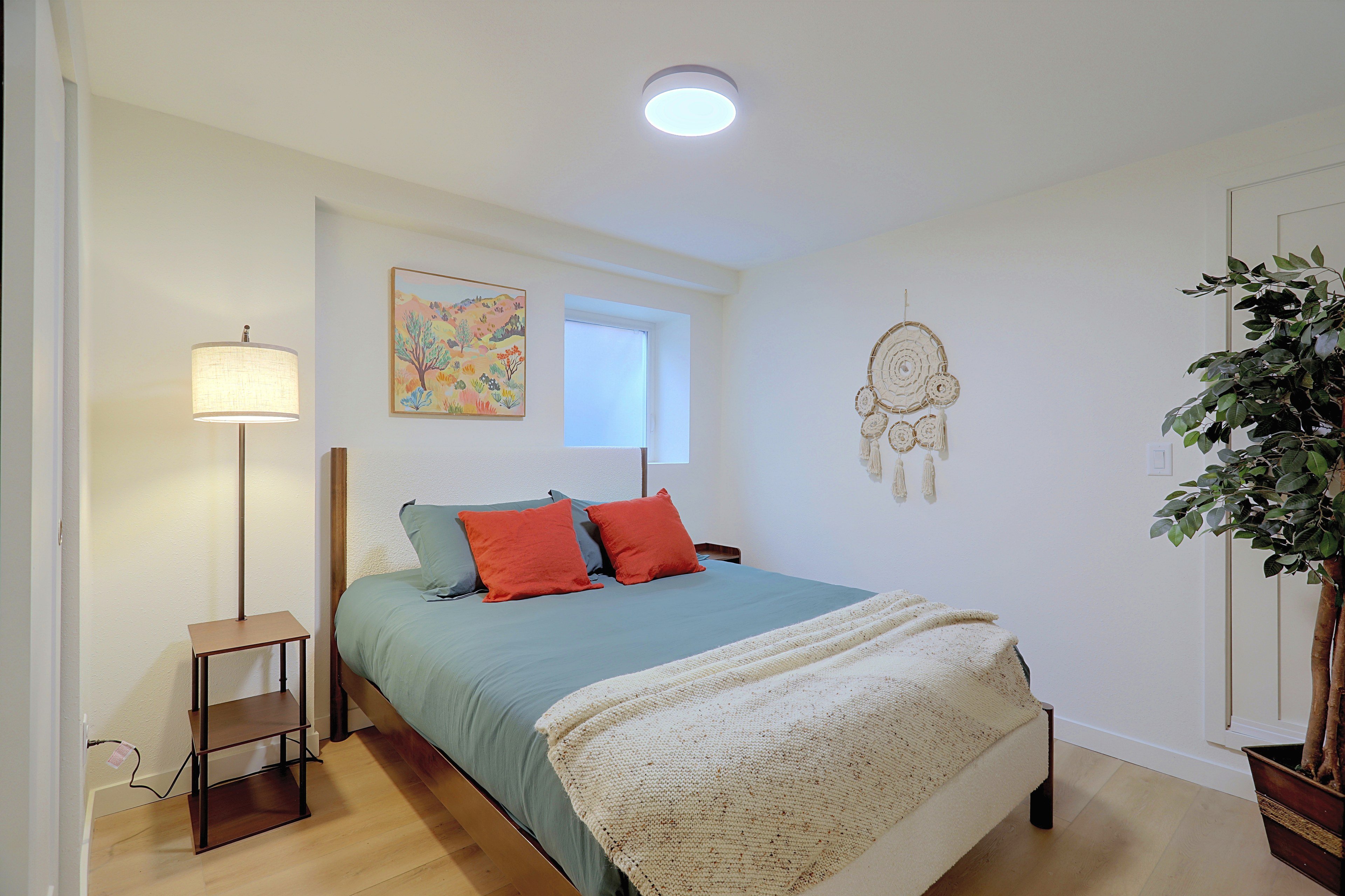 Bedroom | Queen Bed