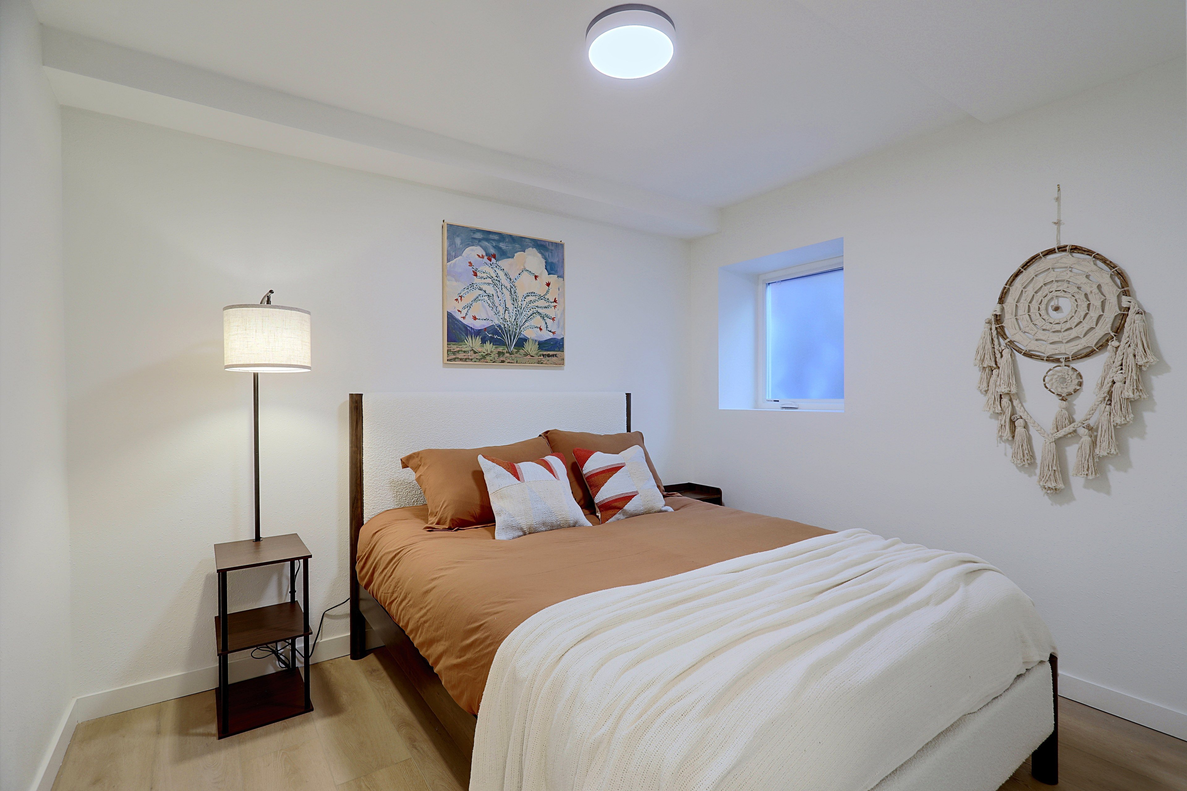 Bedroom | Queen Bed