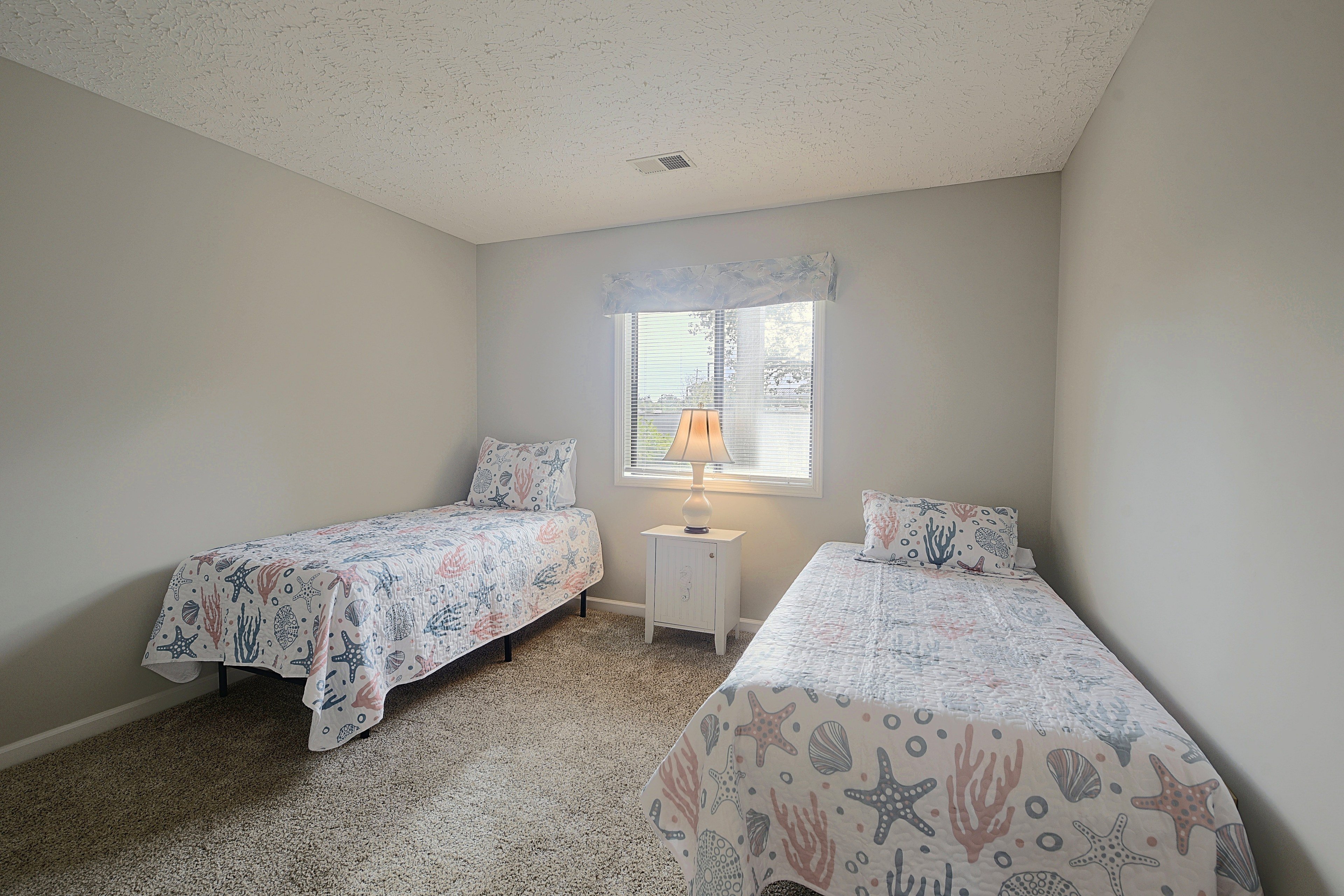 Bedroom | 2 Twin Beds