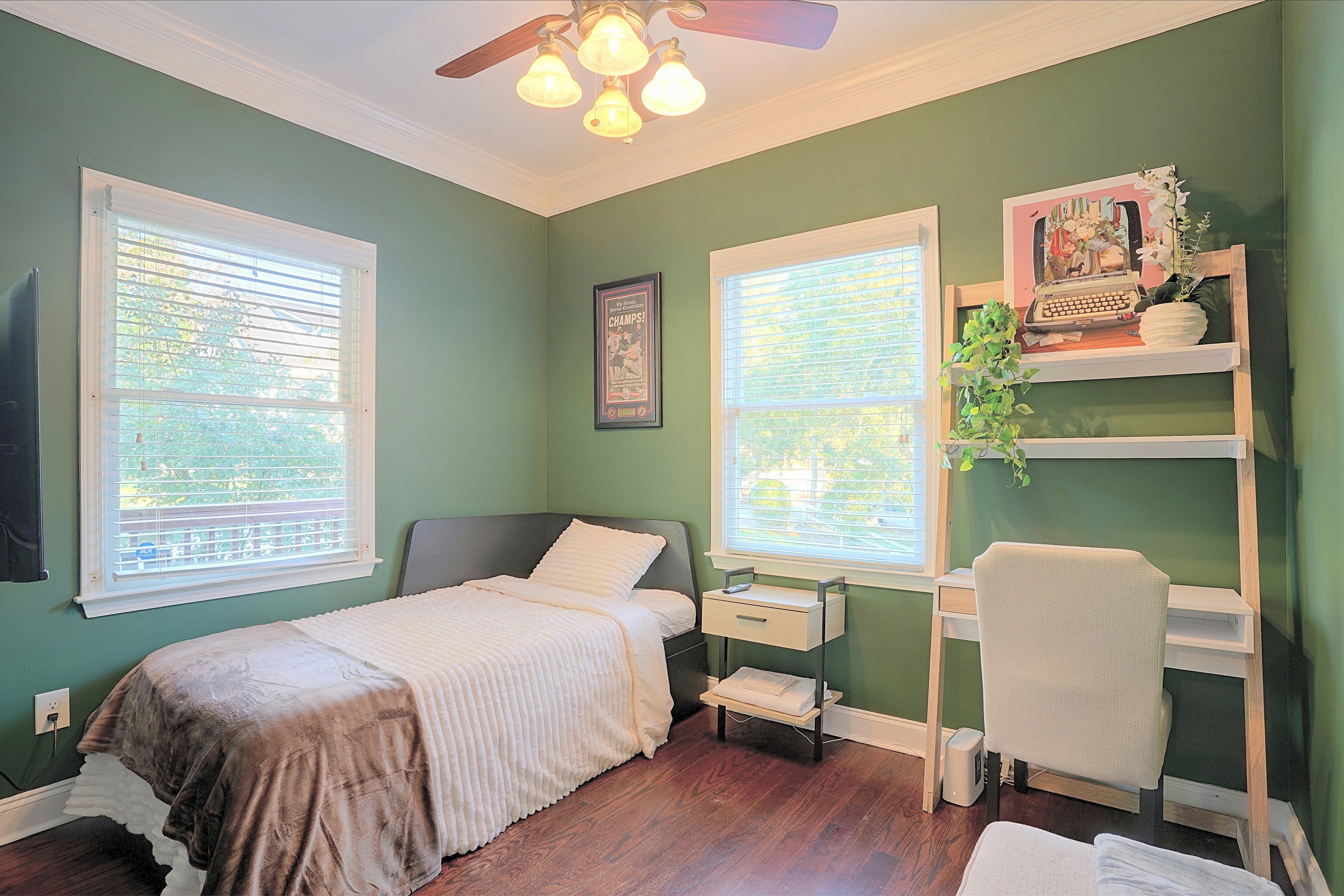 Bedroom | Twin Bed