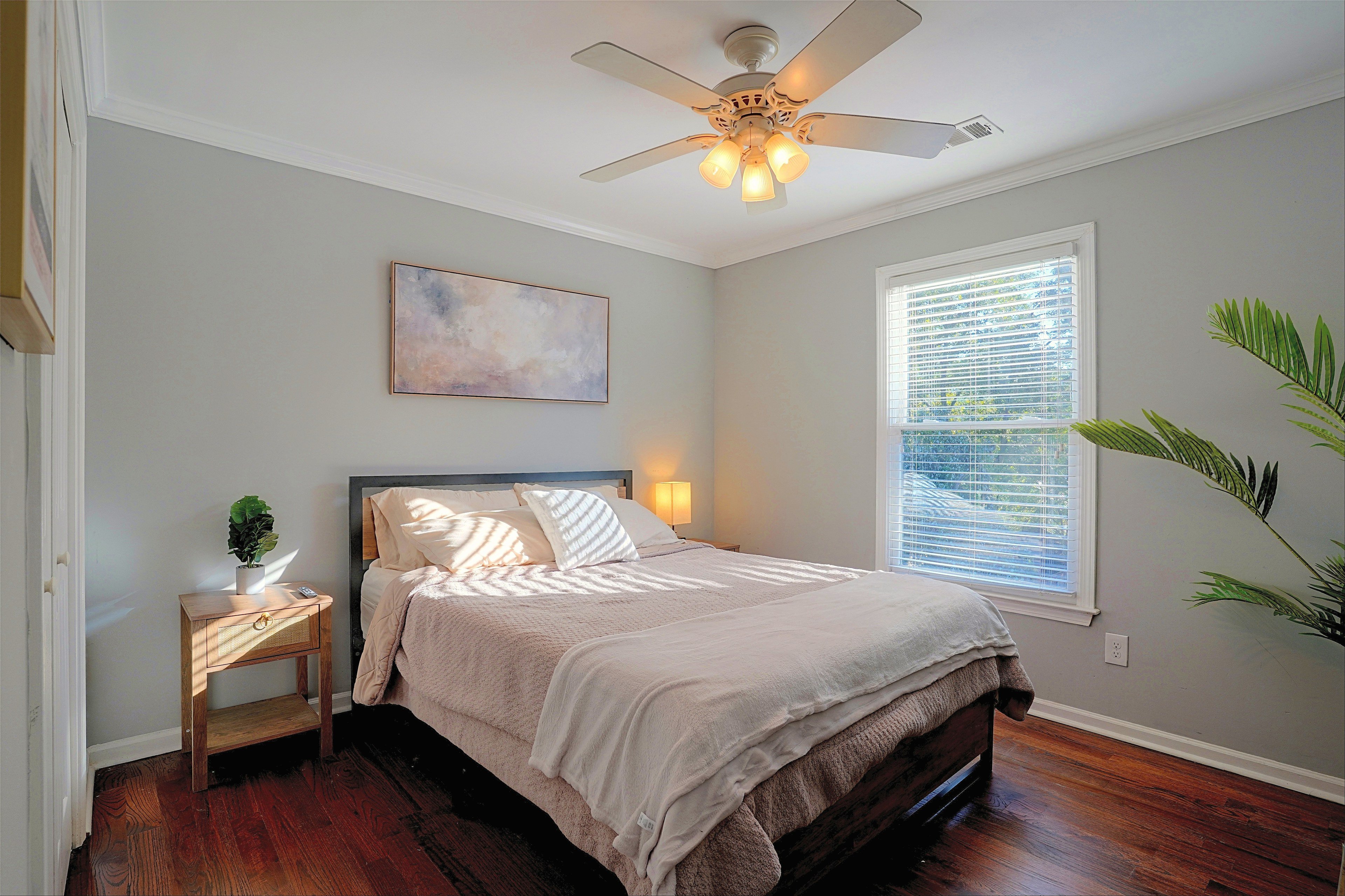 Bedroom | Queen Bed