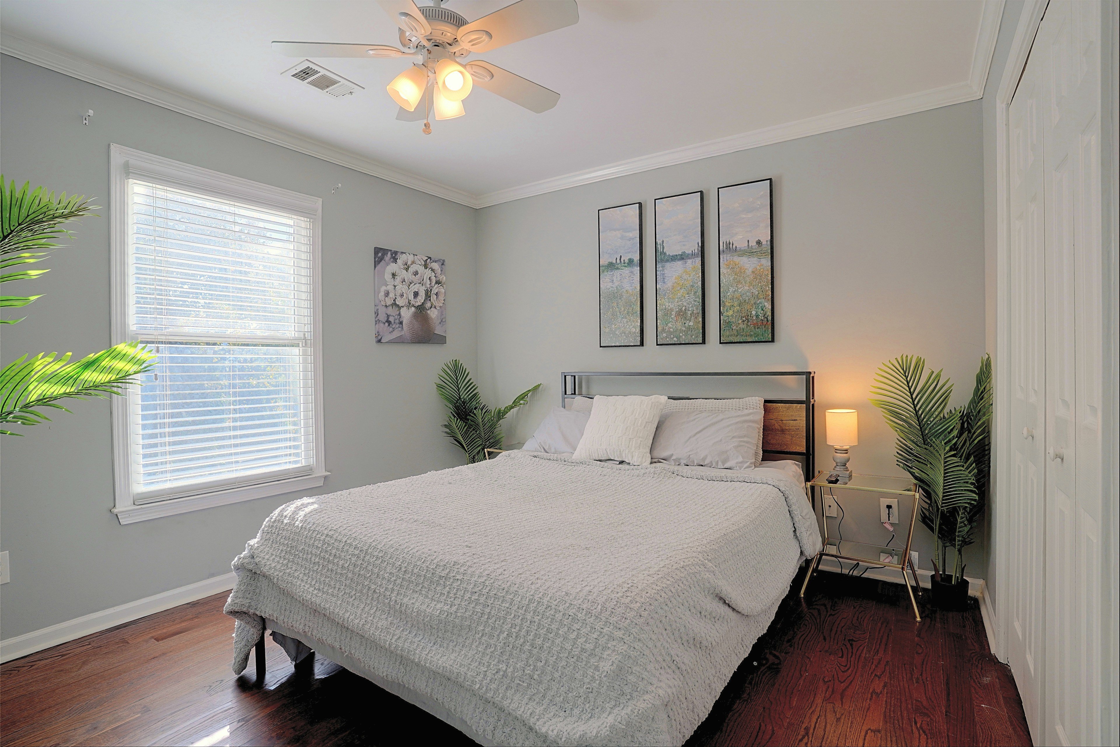 Bedroom | Queen Bed