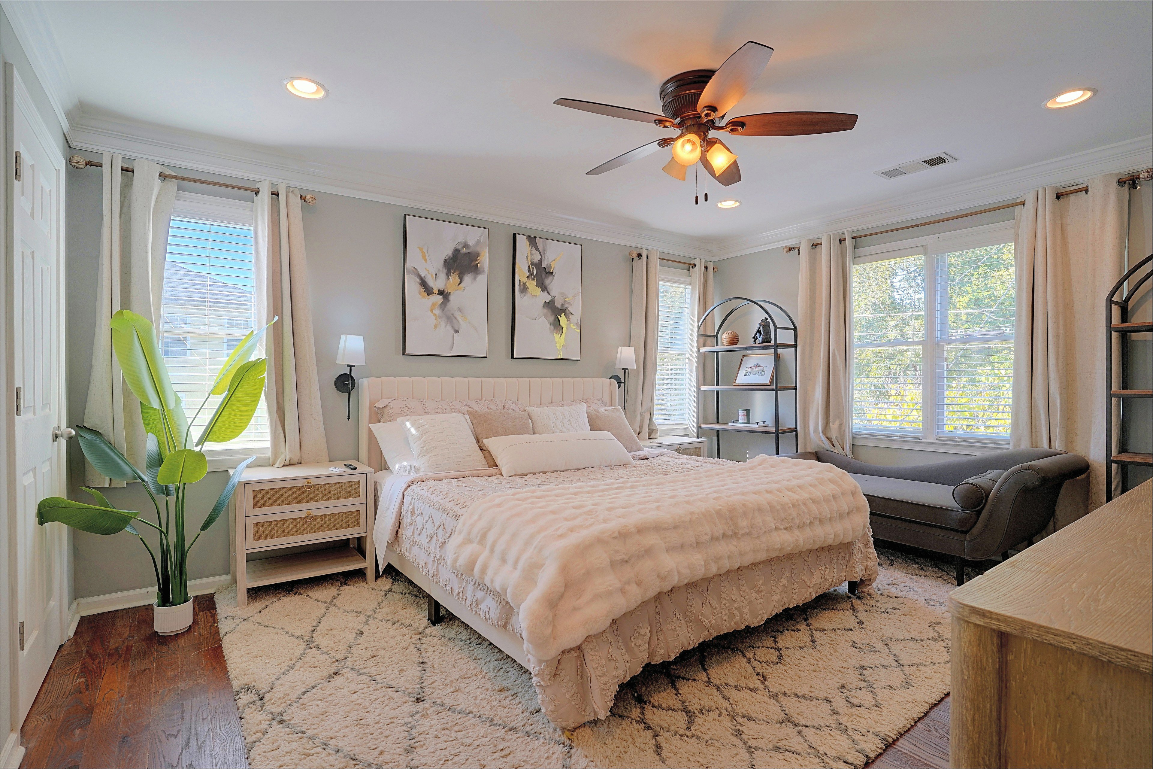 Bedroom | King Bed