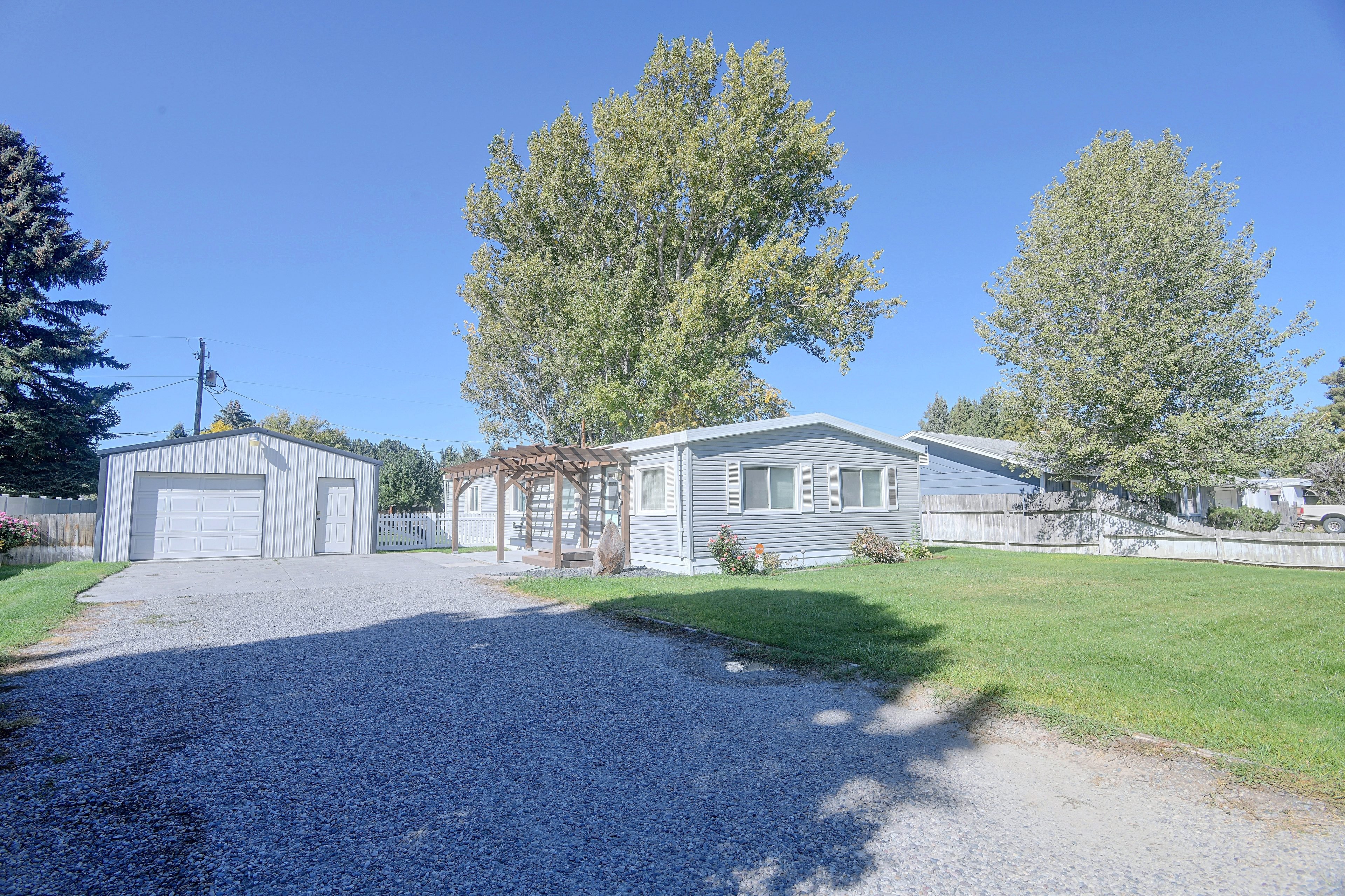 Parking | Driveway (2-3 Vehicles) | RV Parking On-Site