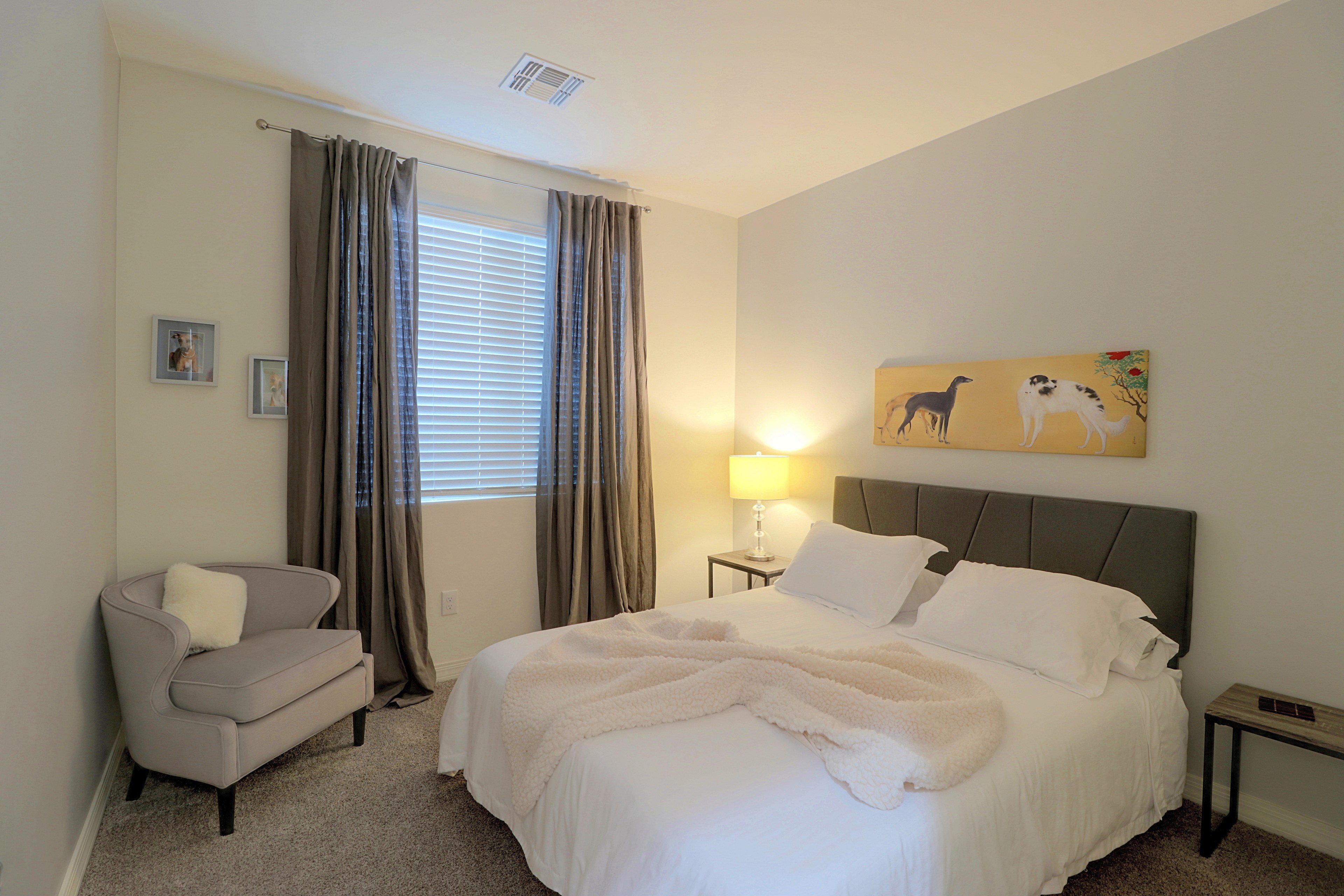 Bedroom | Queen Bed