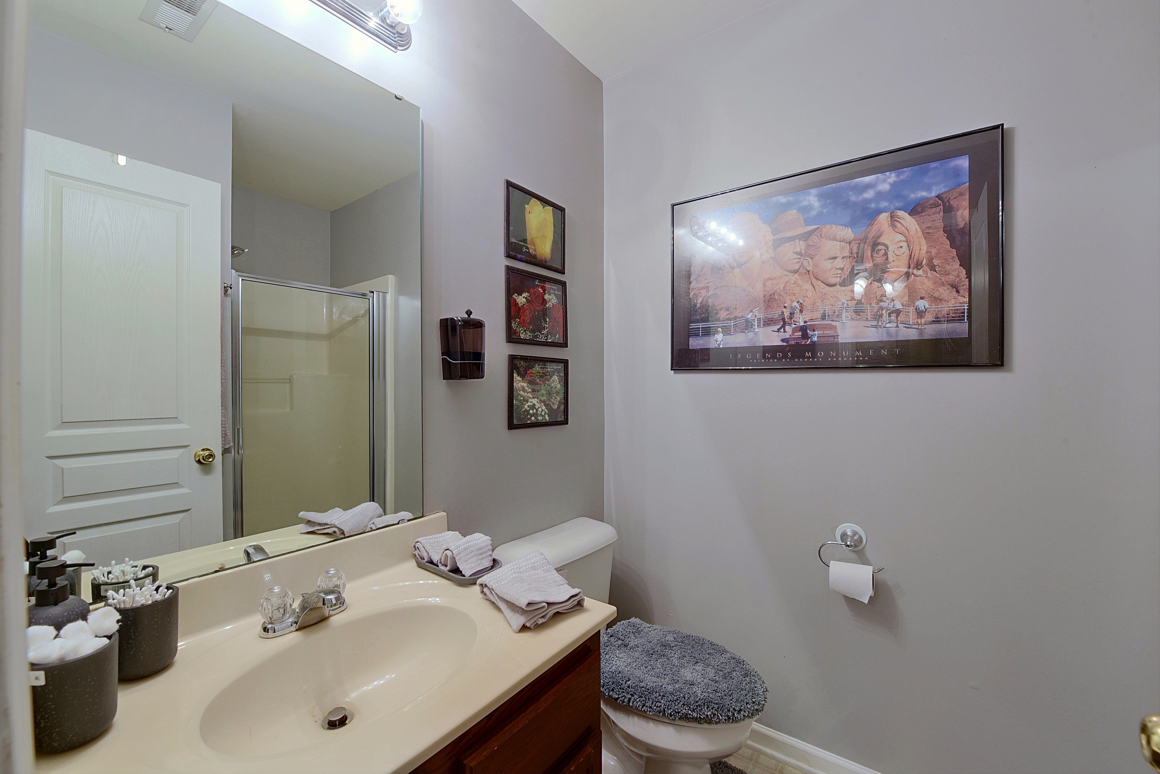 Full Bathroom | 2nd Floor
