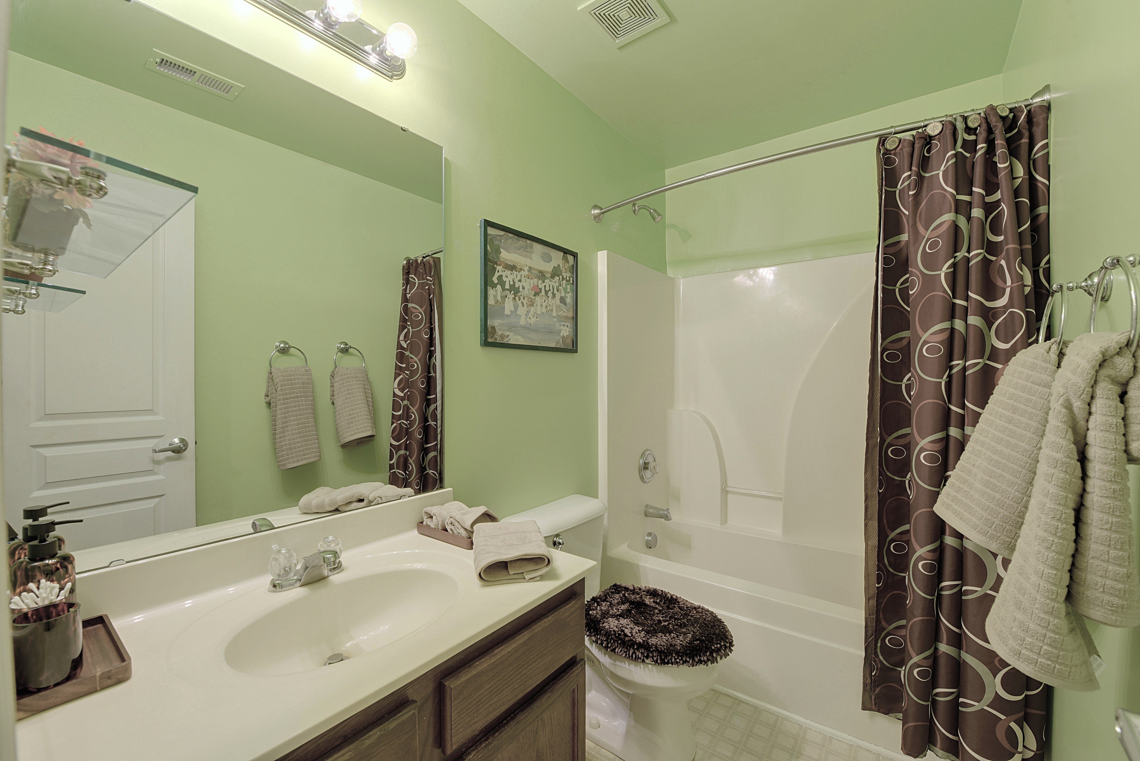 Full Bathroom | 2nd Floor
