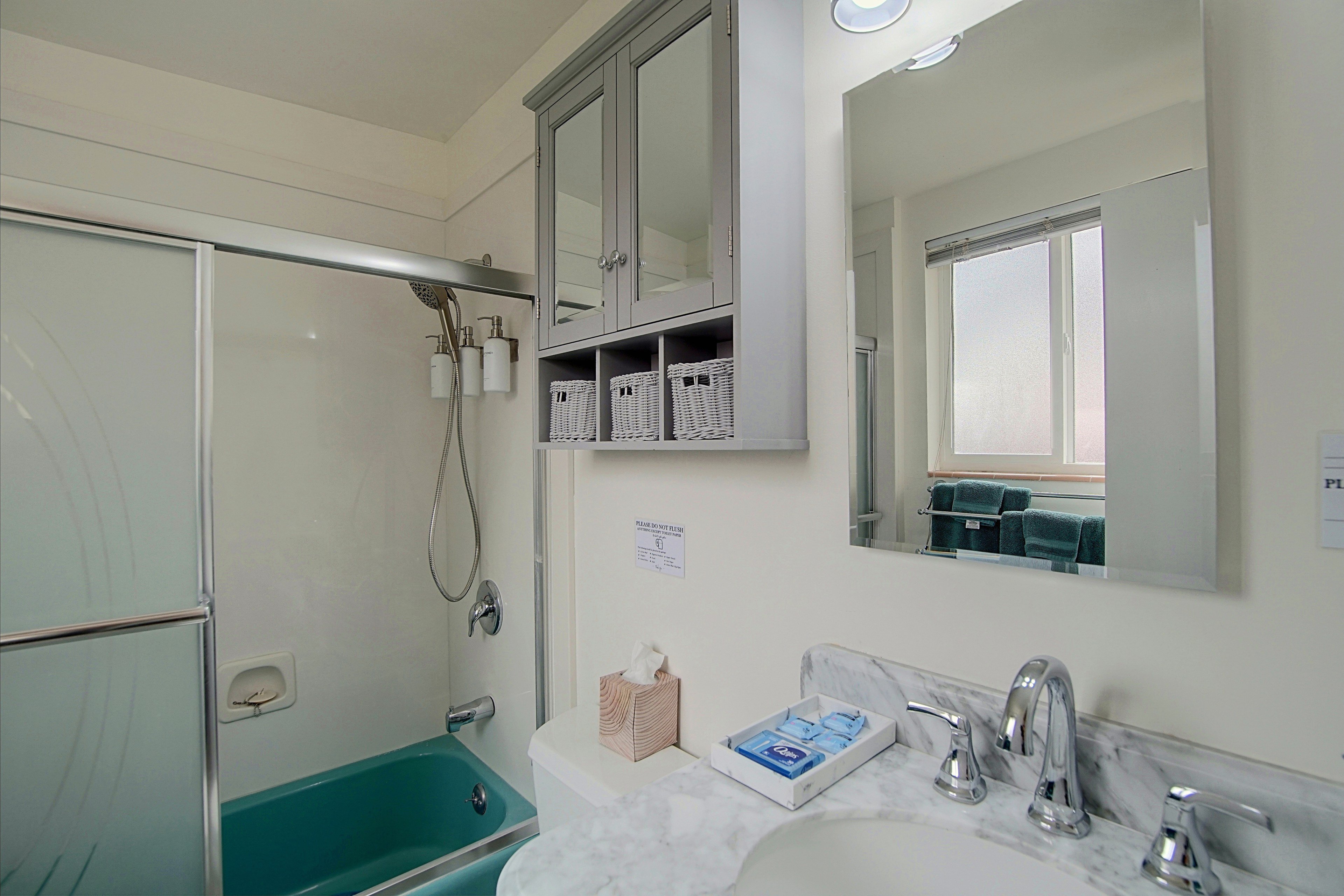 Full Bathroom