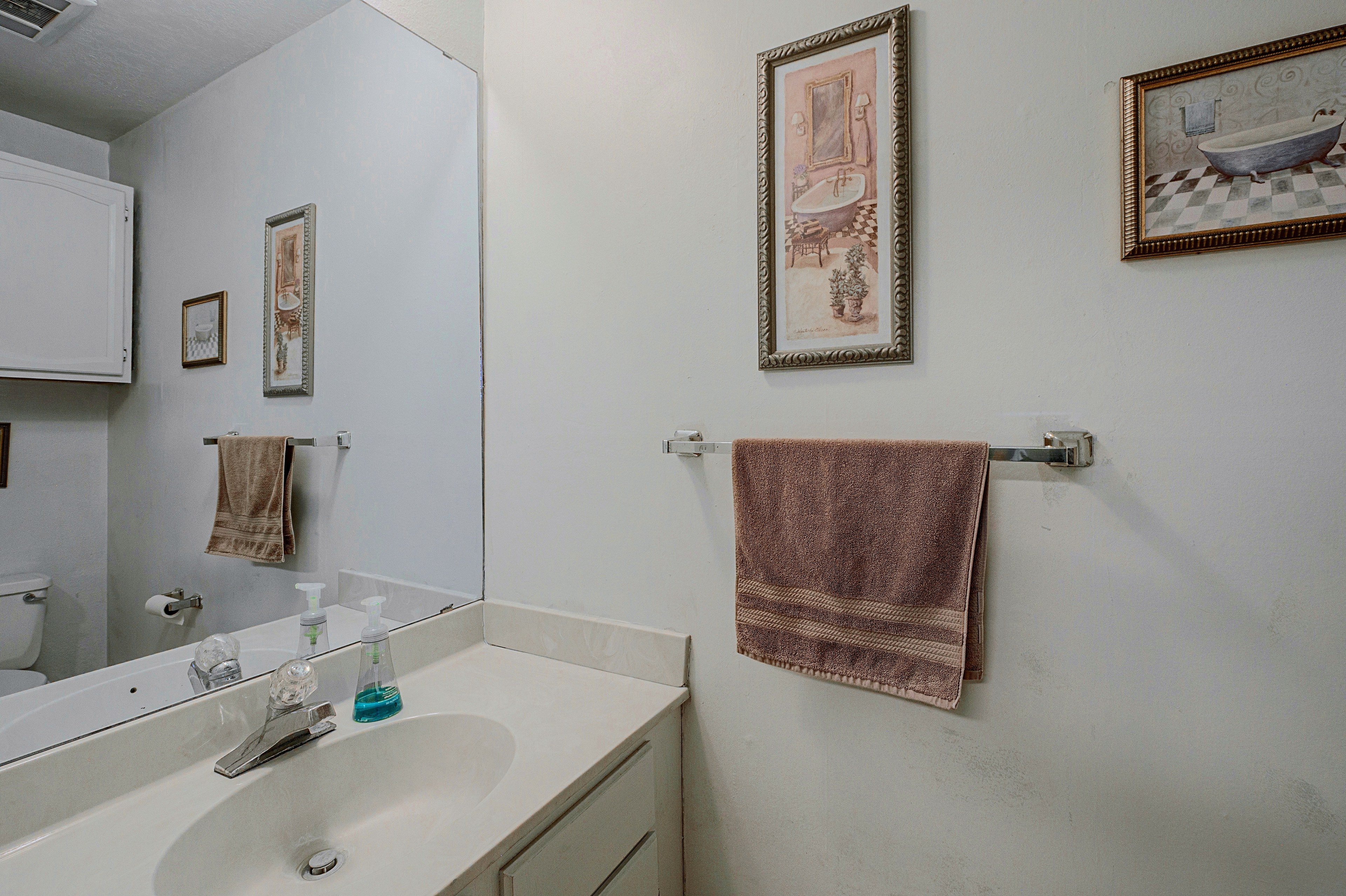 Half Bathroom | 1st Floor