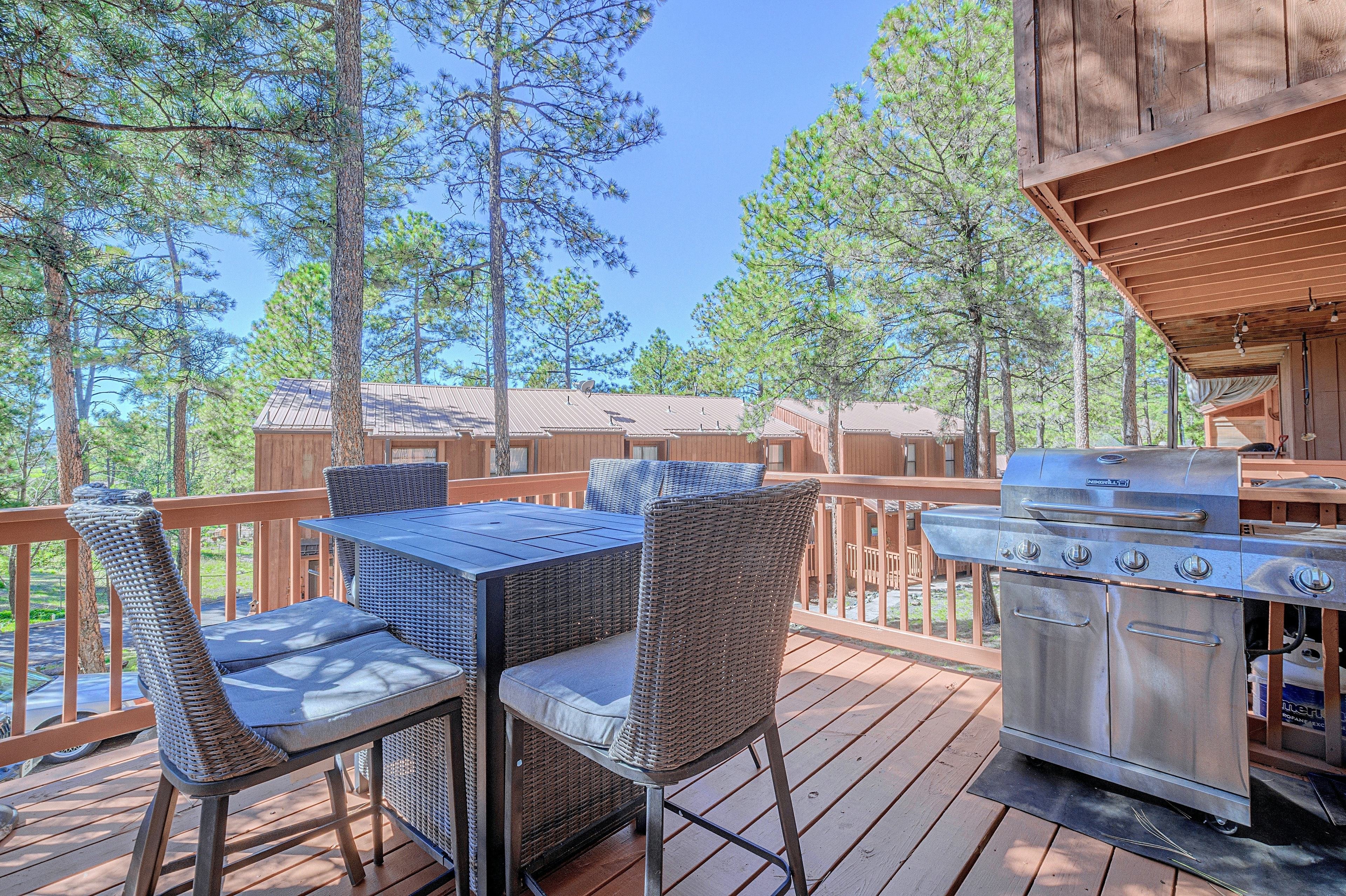 Ruidoso Vacation Rental | 2BR | 2.5BA | 1,100 Sq Ft | Steps to Enter
