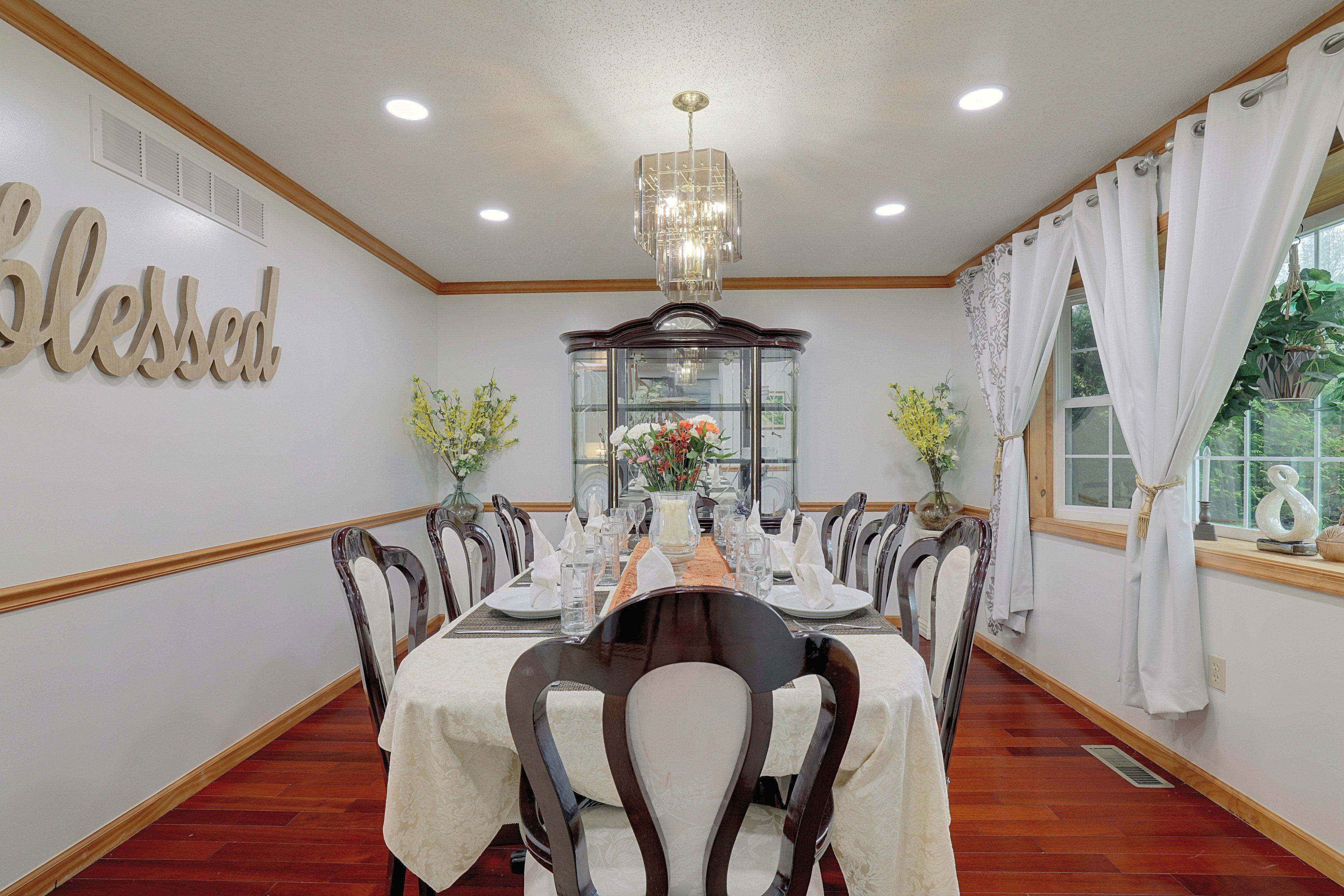 Dining Room | Main Level