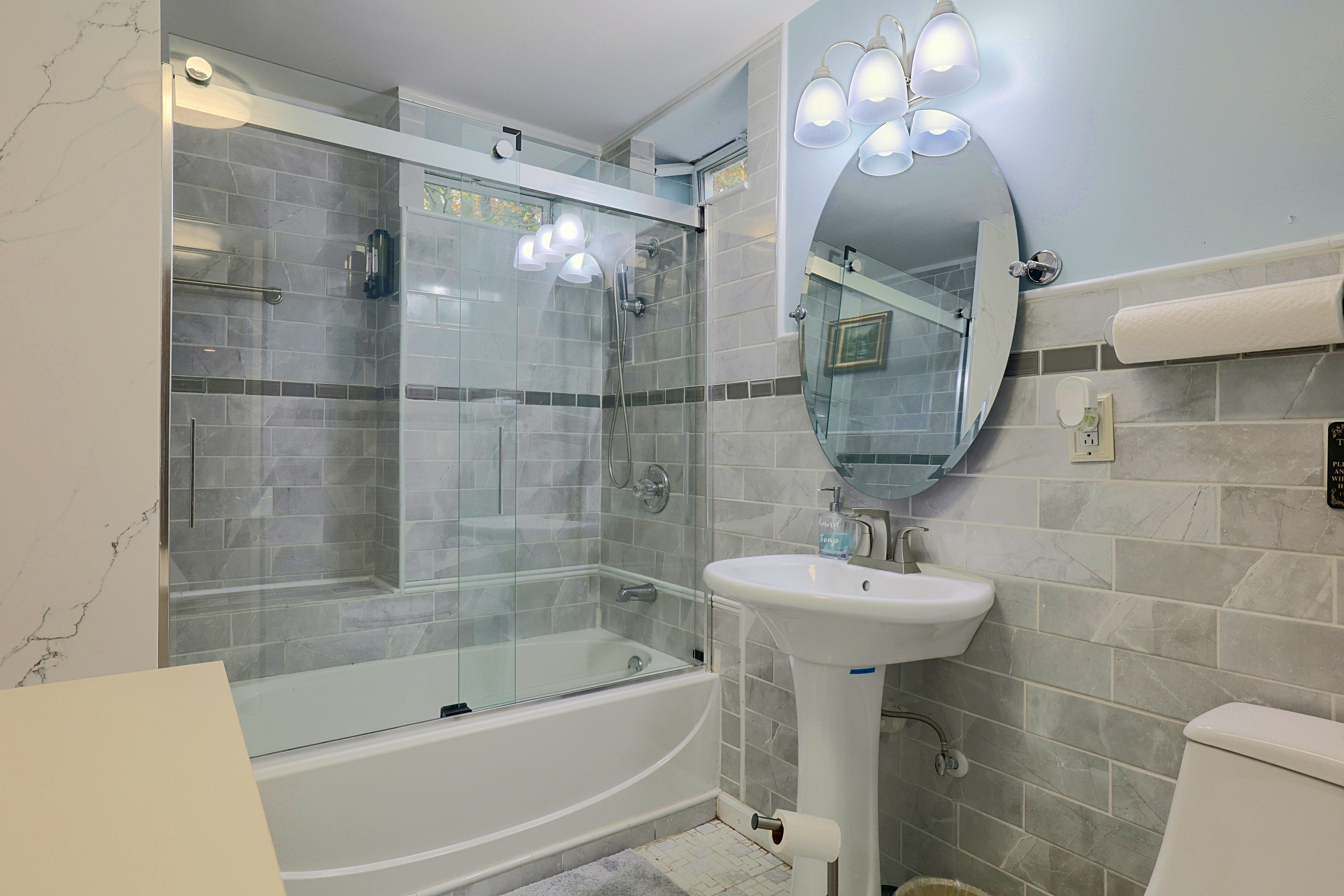 Full Bathroom