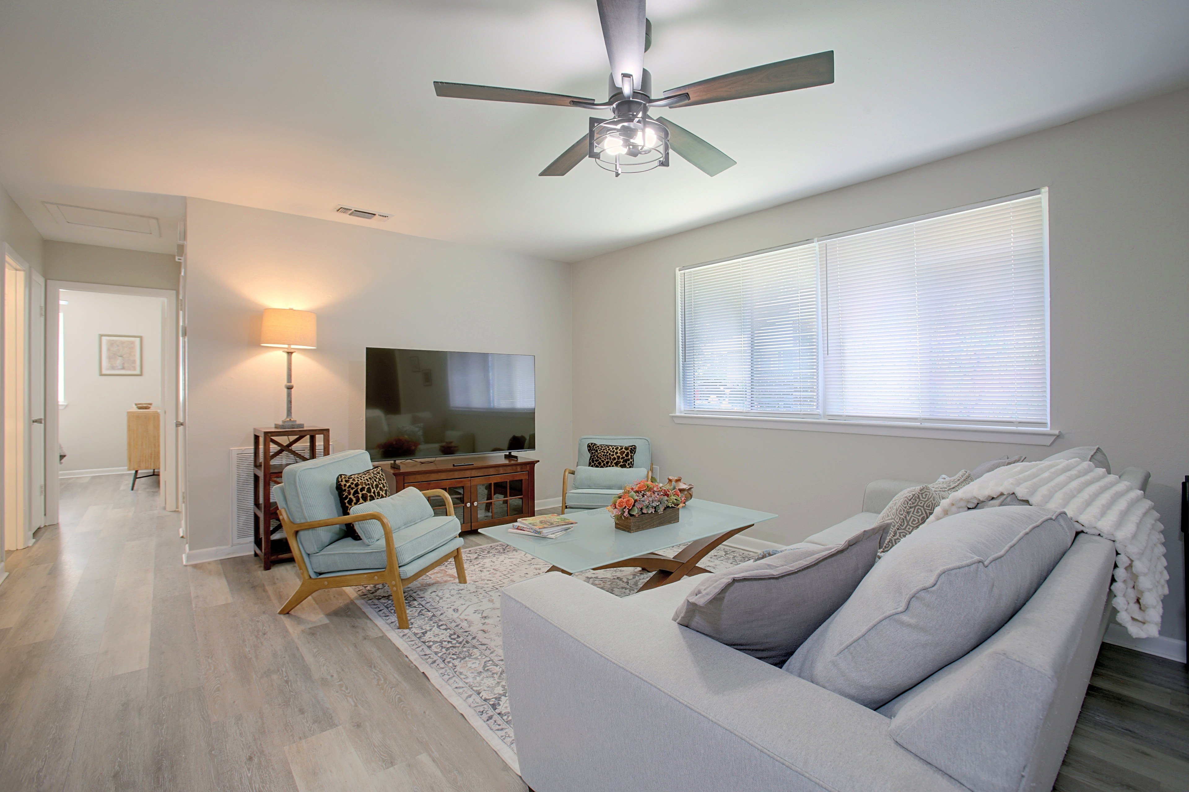 Living Room | Queen Sleeper Sofa