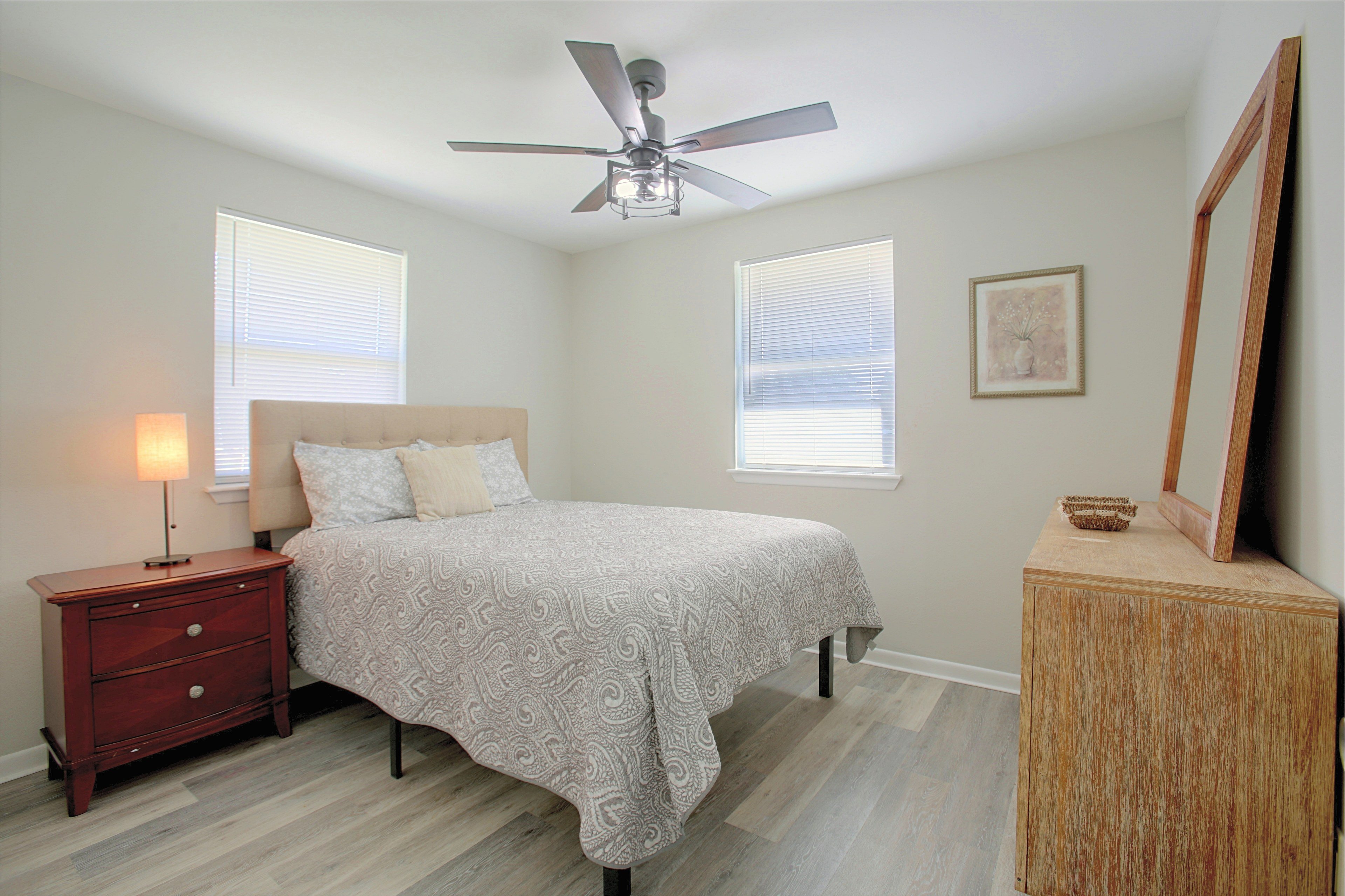 Bedroom 2 | Queen Bed
