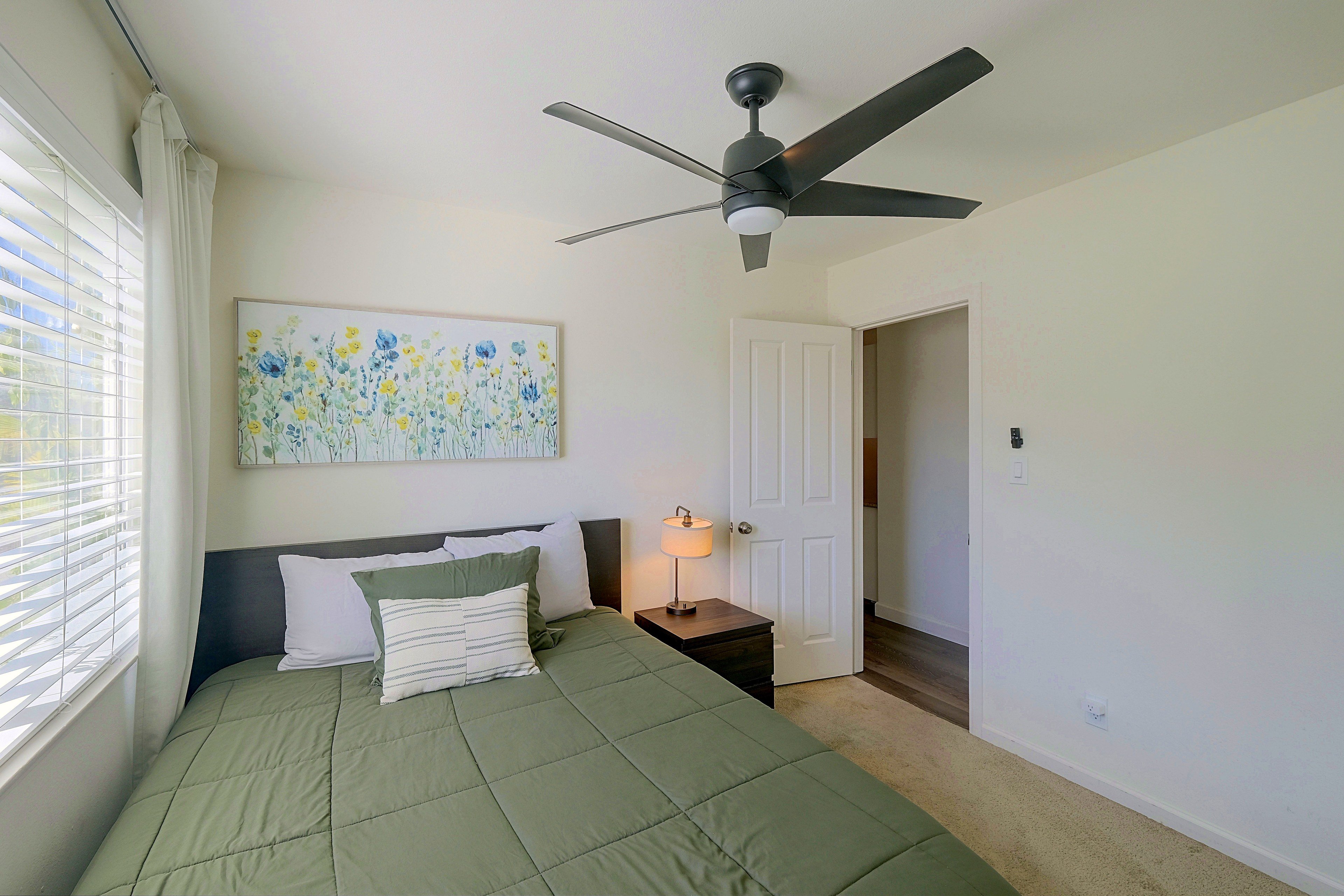 Bedroom 3 | Queen Bed
