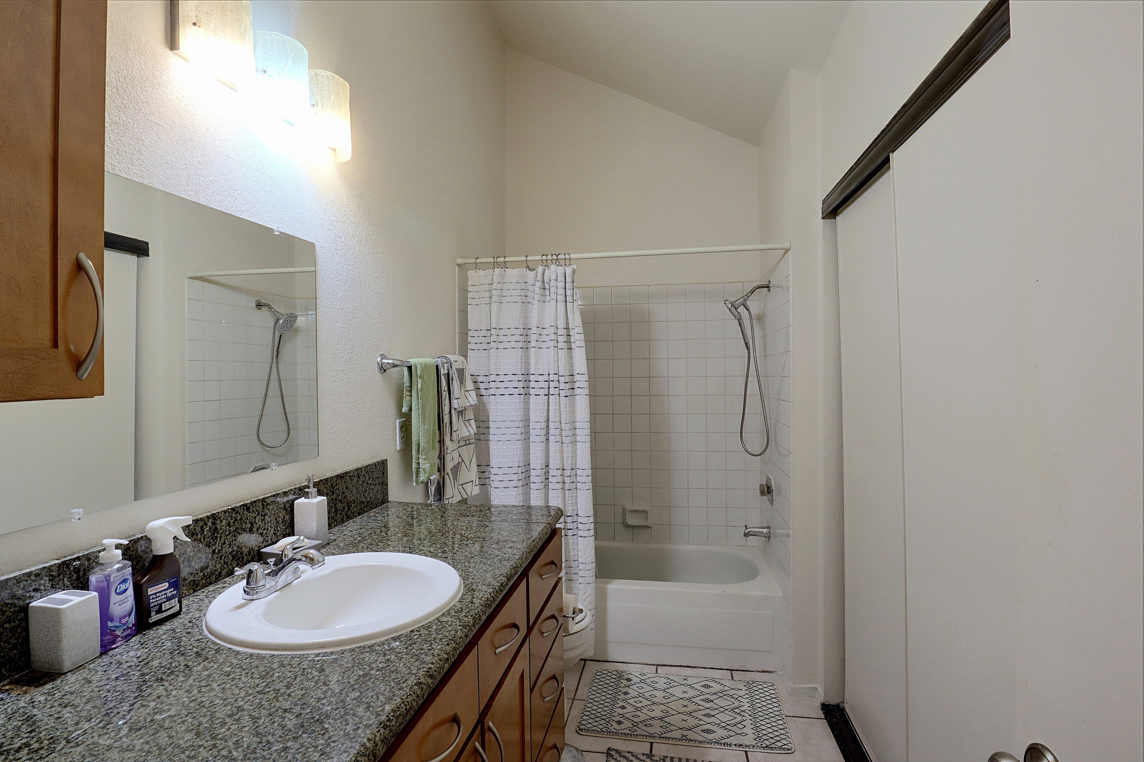 Full Bathroom | 1st Floor