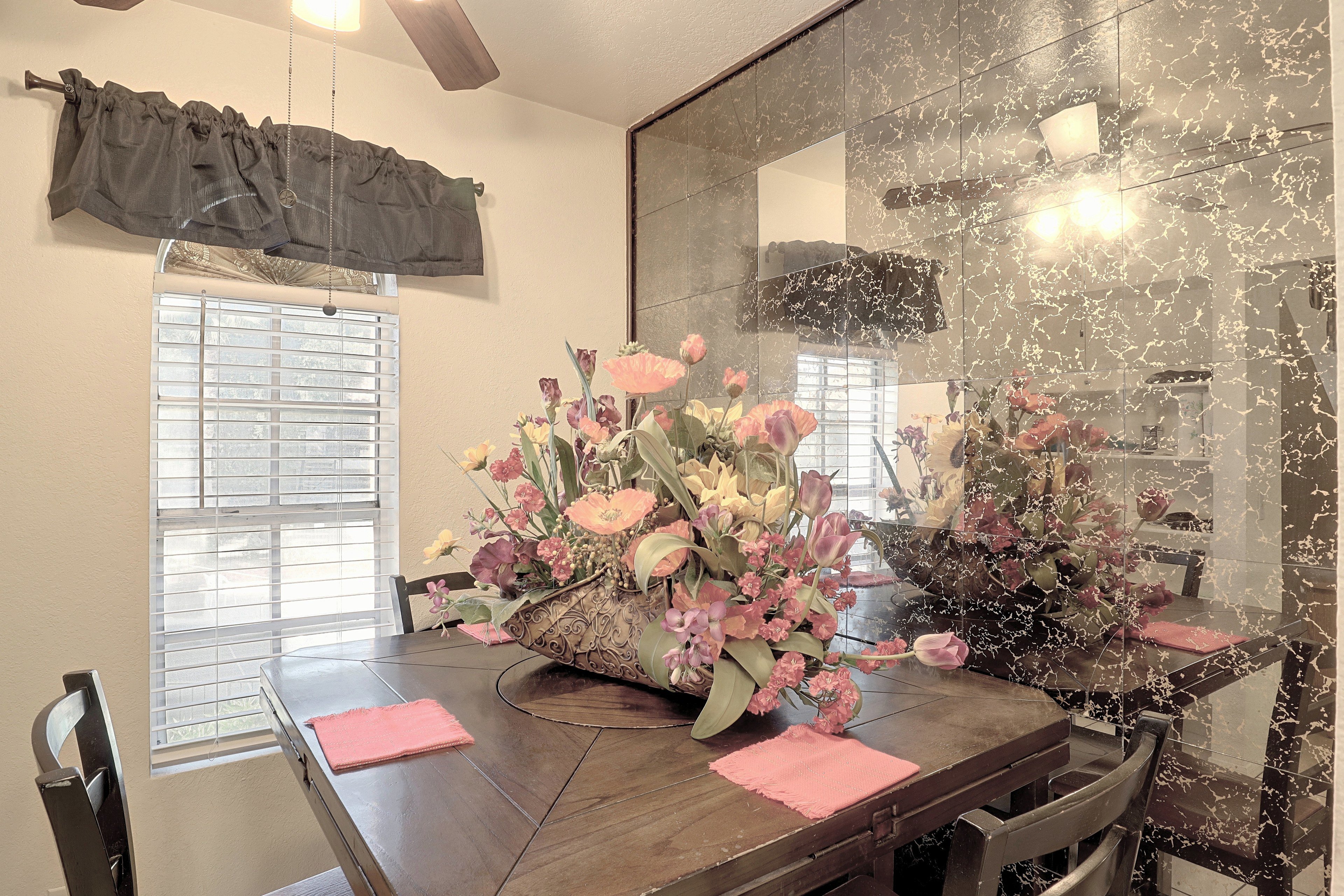 Dining Area | 1st Floor