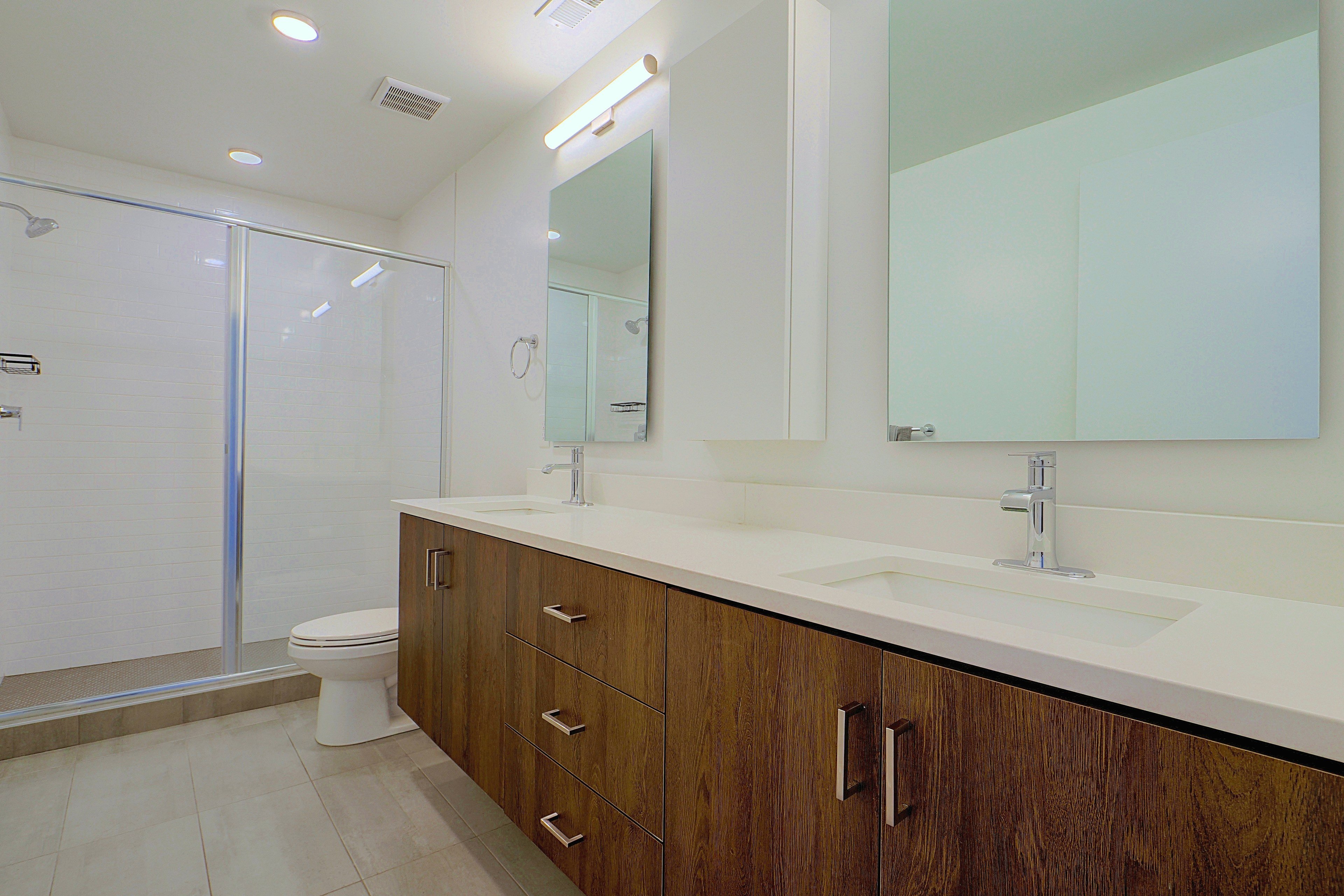 Full Bathroom | 2nd Floor