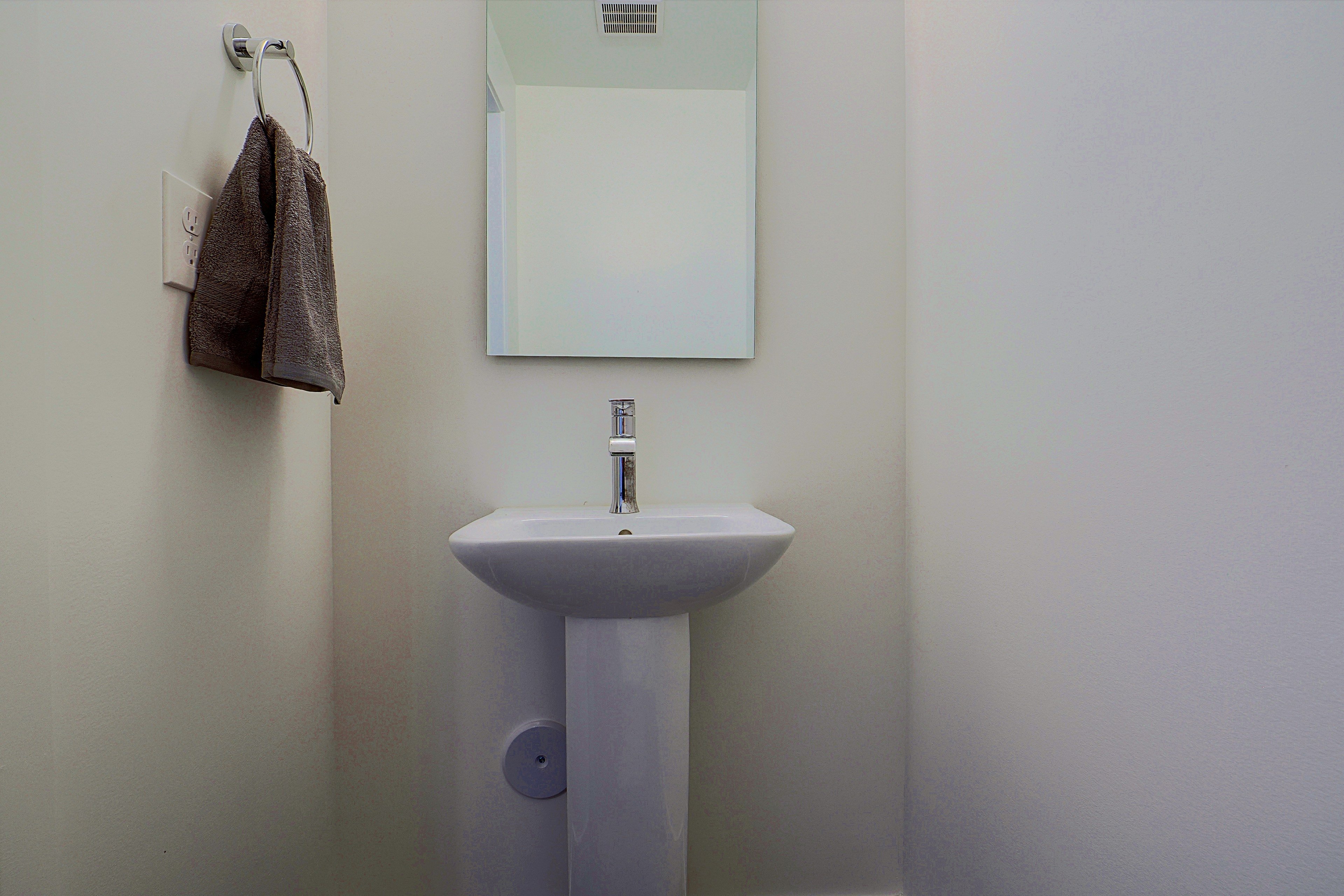 Half Bathroom | 1st Floor