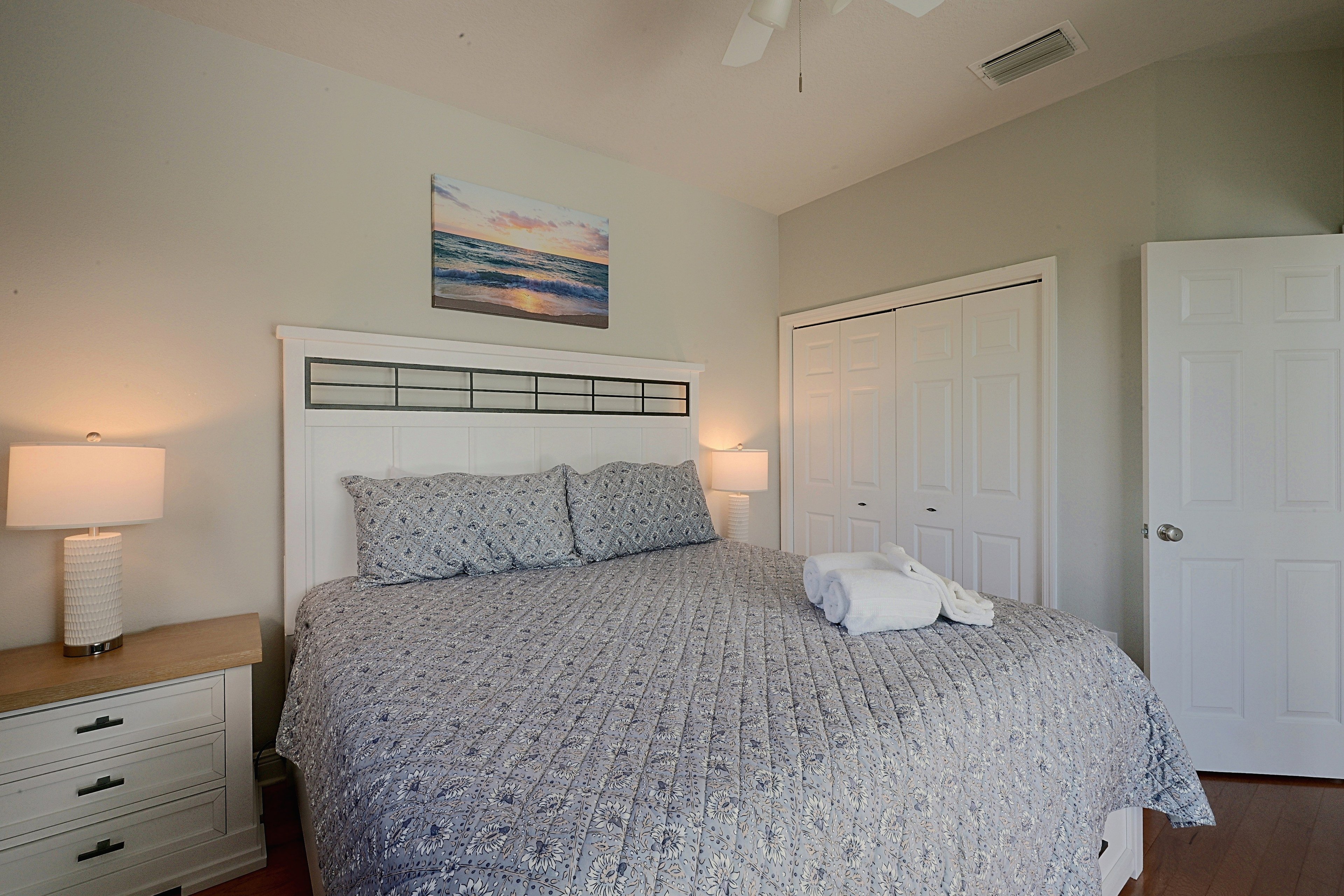 Bedroom 2 | King Bed
