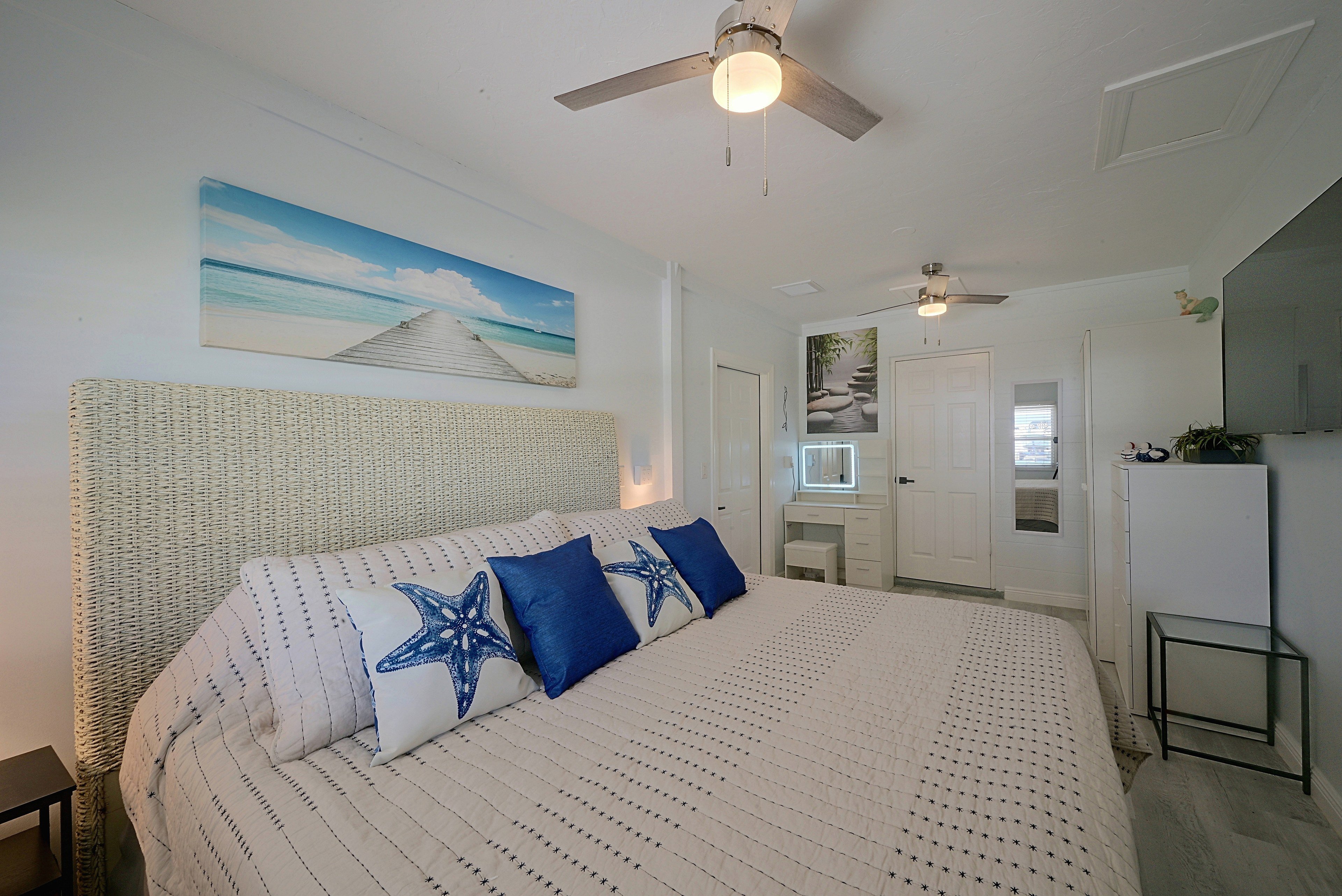 Bedroom | King Bed