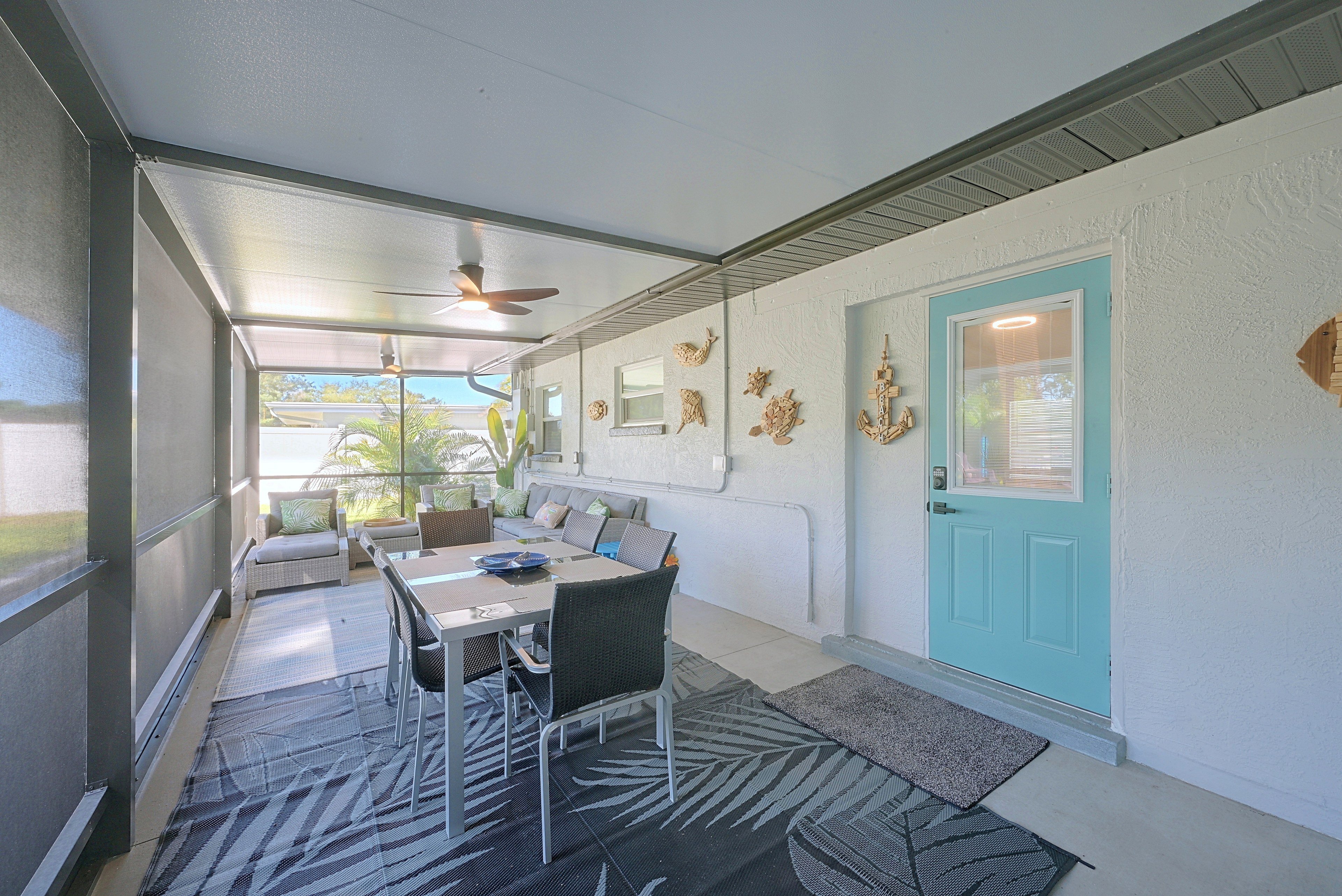 Screened Patio | Outdoor Dining