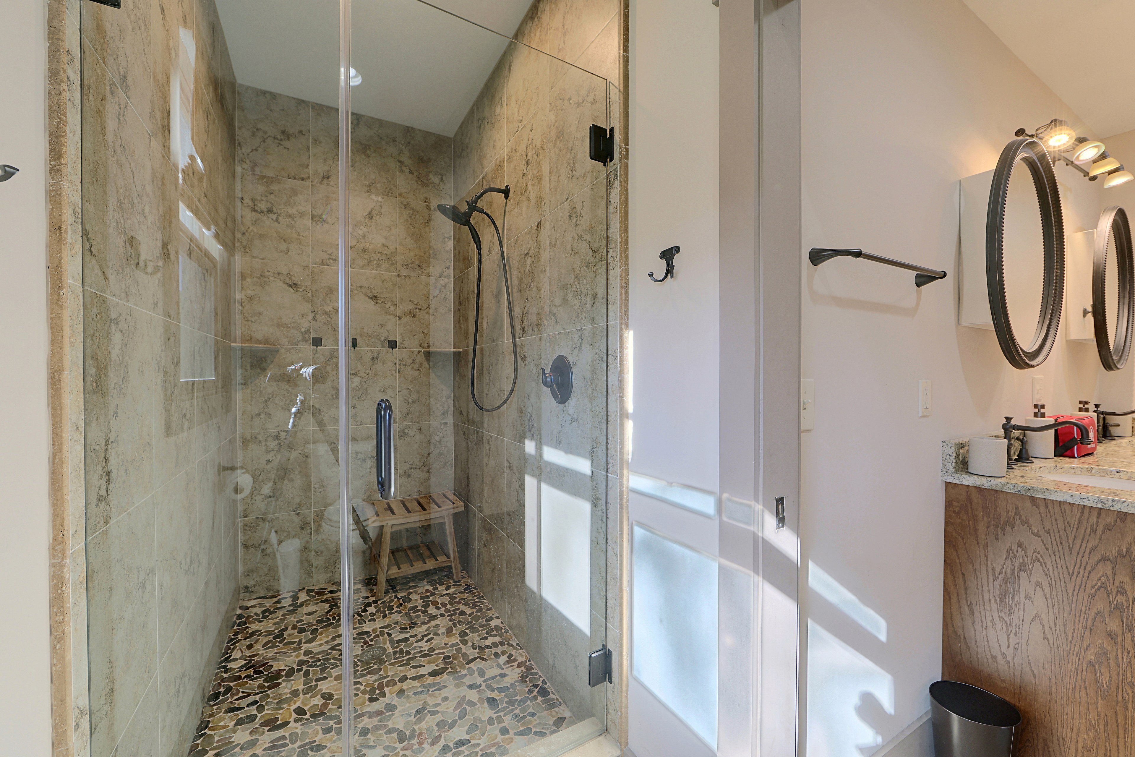 Full Bathroom | En Suite Bathroom