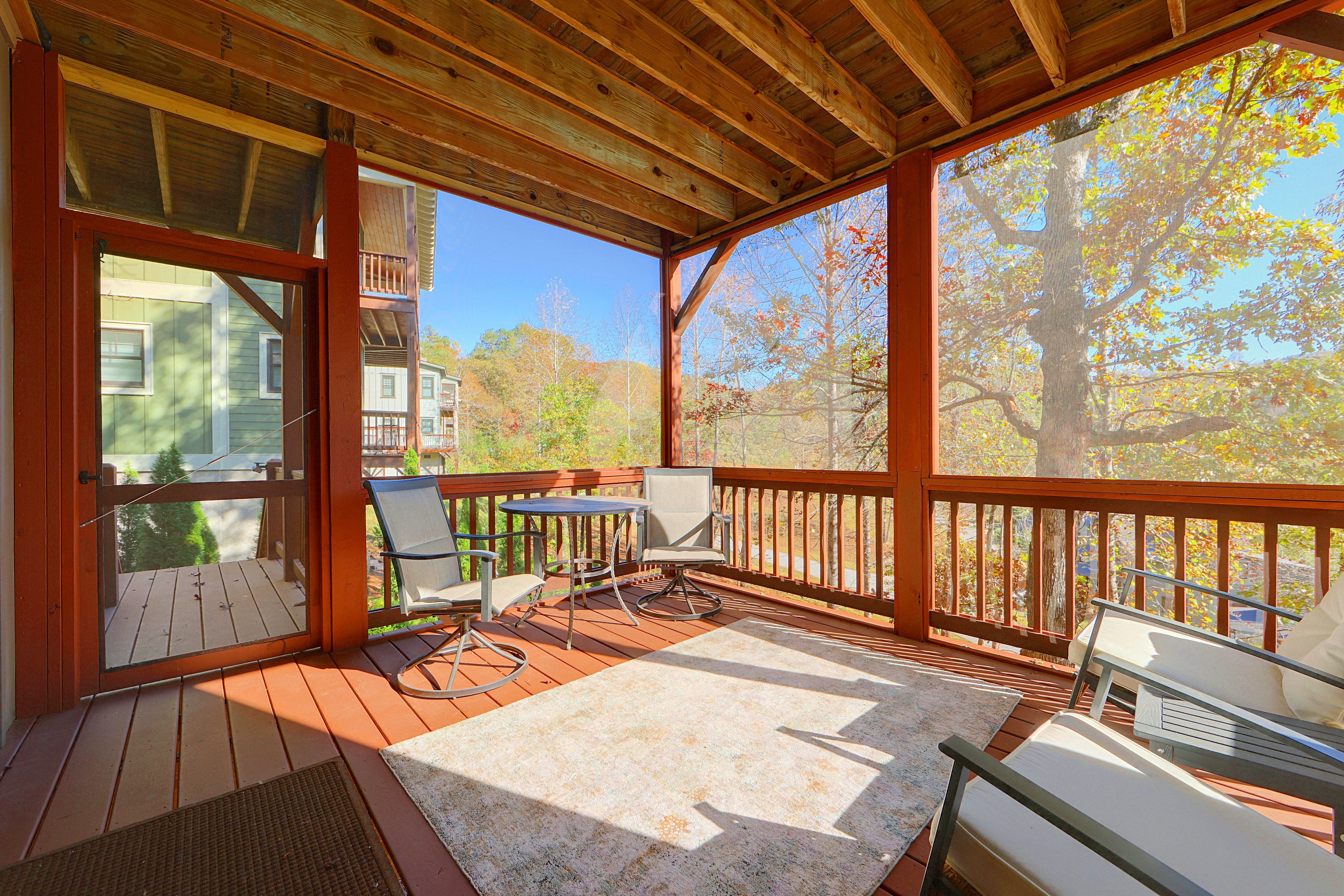 Screened-In Porch
