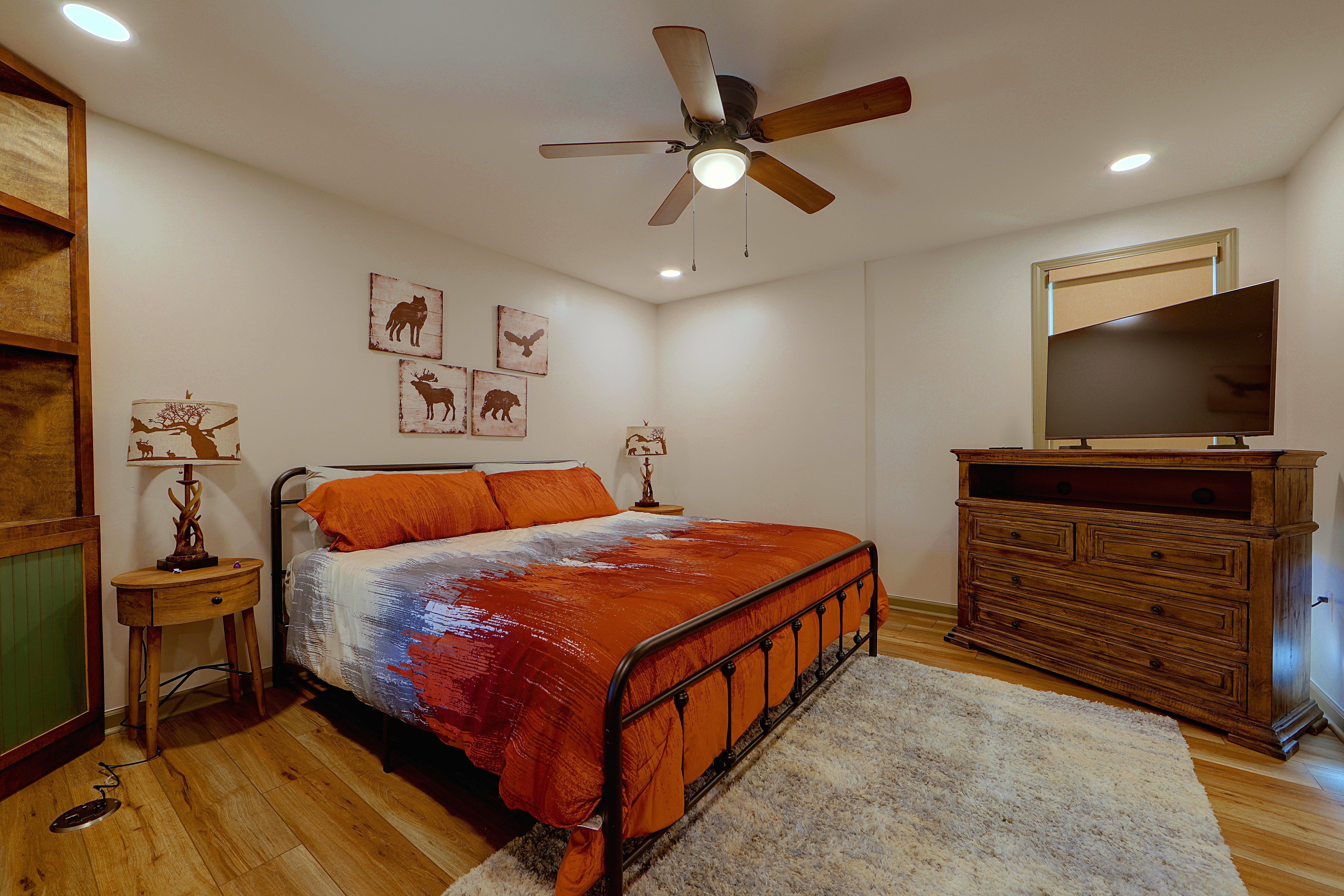 Bedroom 2 | King Bed | Lower Level